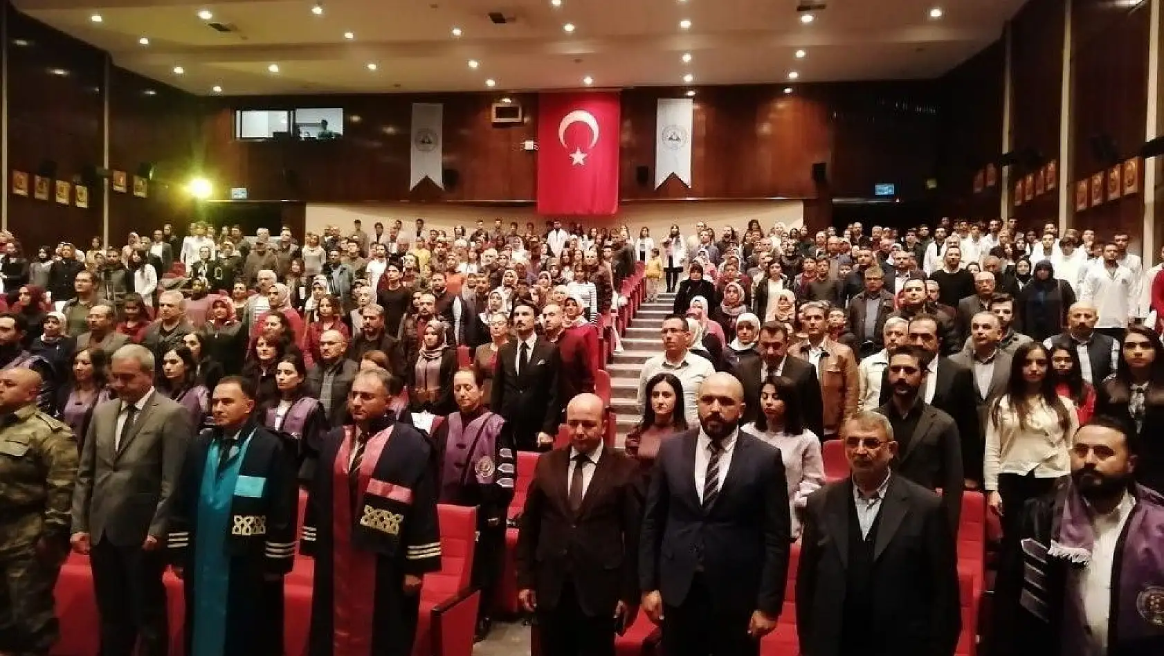 Prof. Dr. Adnan Öztürk:'Türkiye'de öğrencilerine bu kadar imkan tanıyan başka fakülte yok'