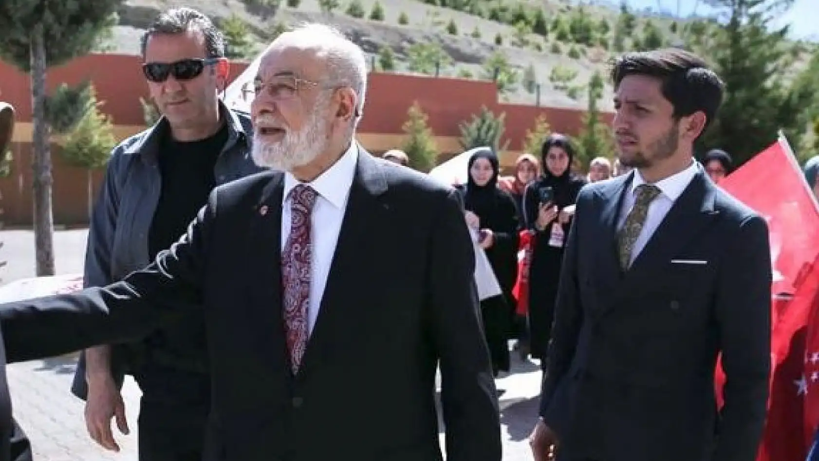 Saadet Partisi Lideri Karamollaoğlu'nun eski sekreteri Kayseri'den aday adayı oldu