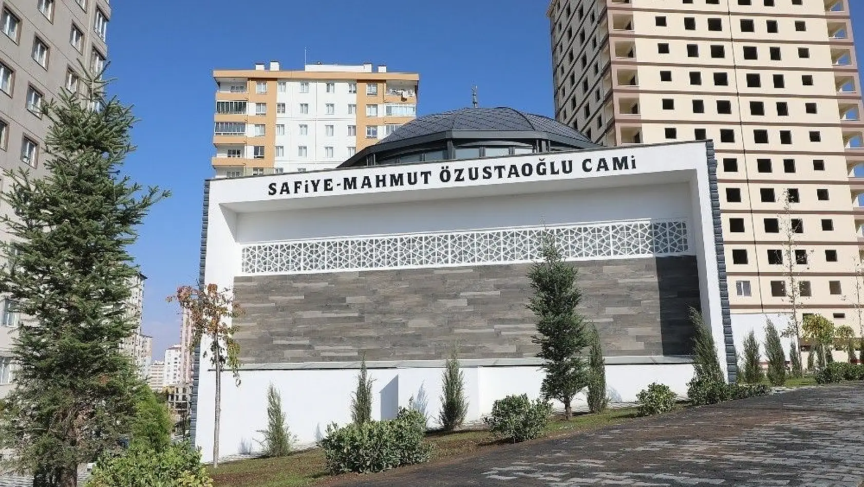 Safiye Mahmut Özustaoğlu Cami yarın açılıyor