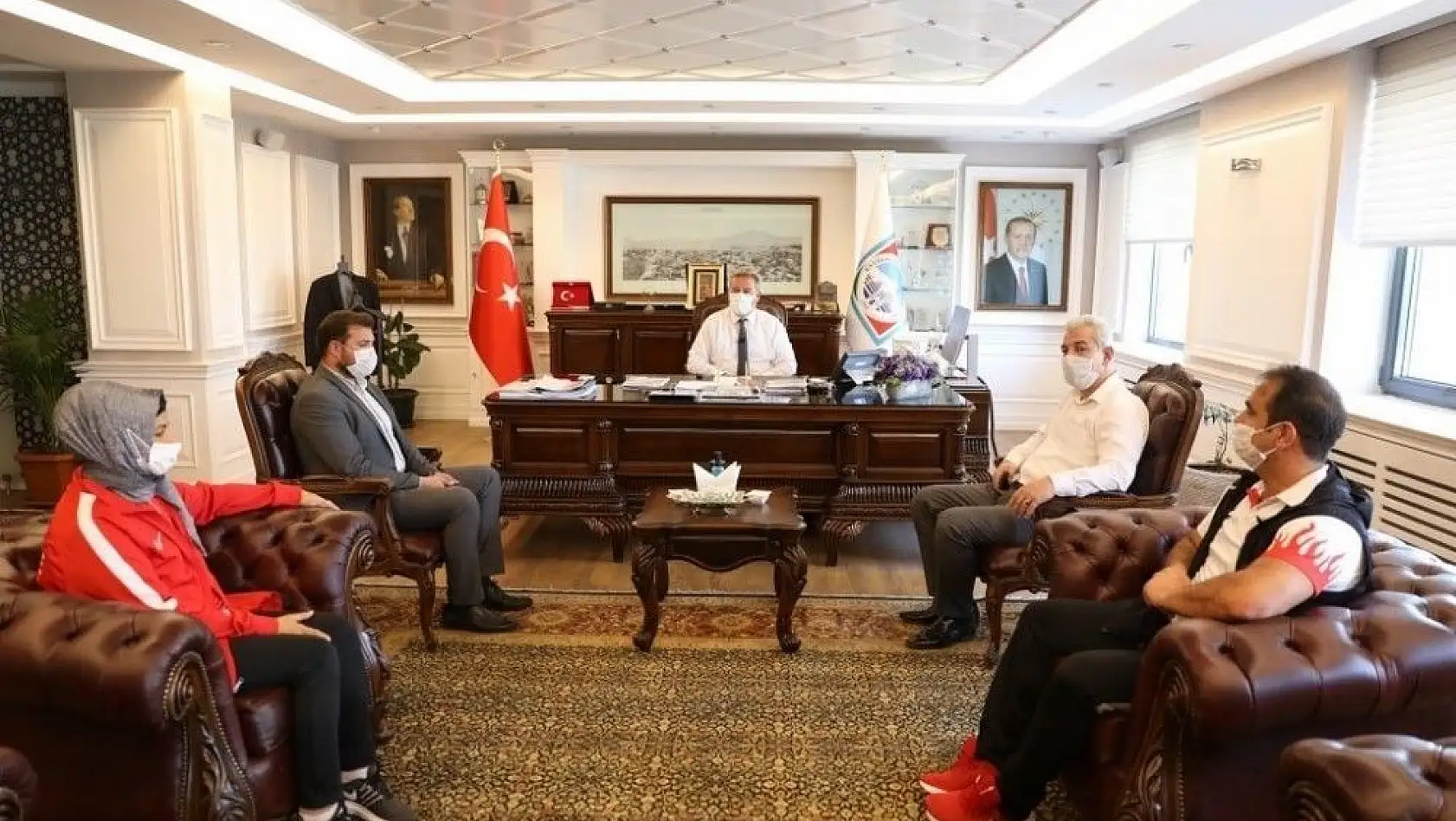 Şampiyonlar, Başkan Palancıoğlu'nu ziyaret etti