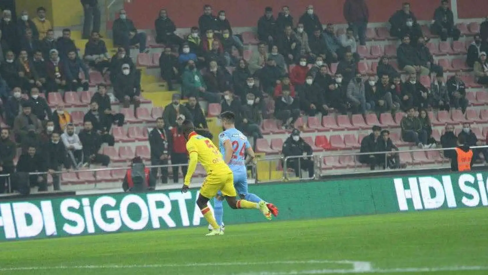 Spor Toto Süper Lig: Kayserispor: 1 - Göztepe: 0 (İlk yarı)