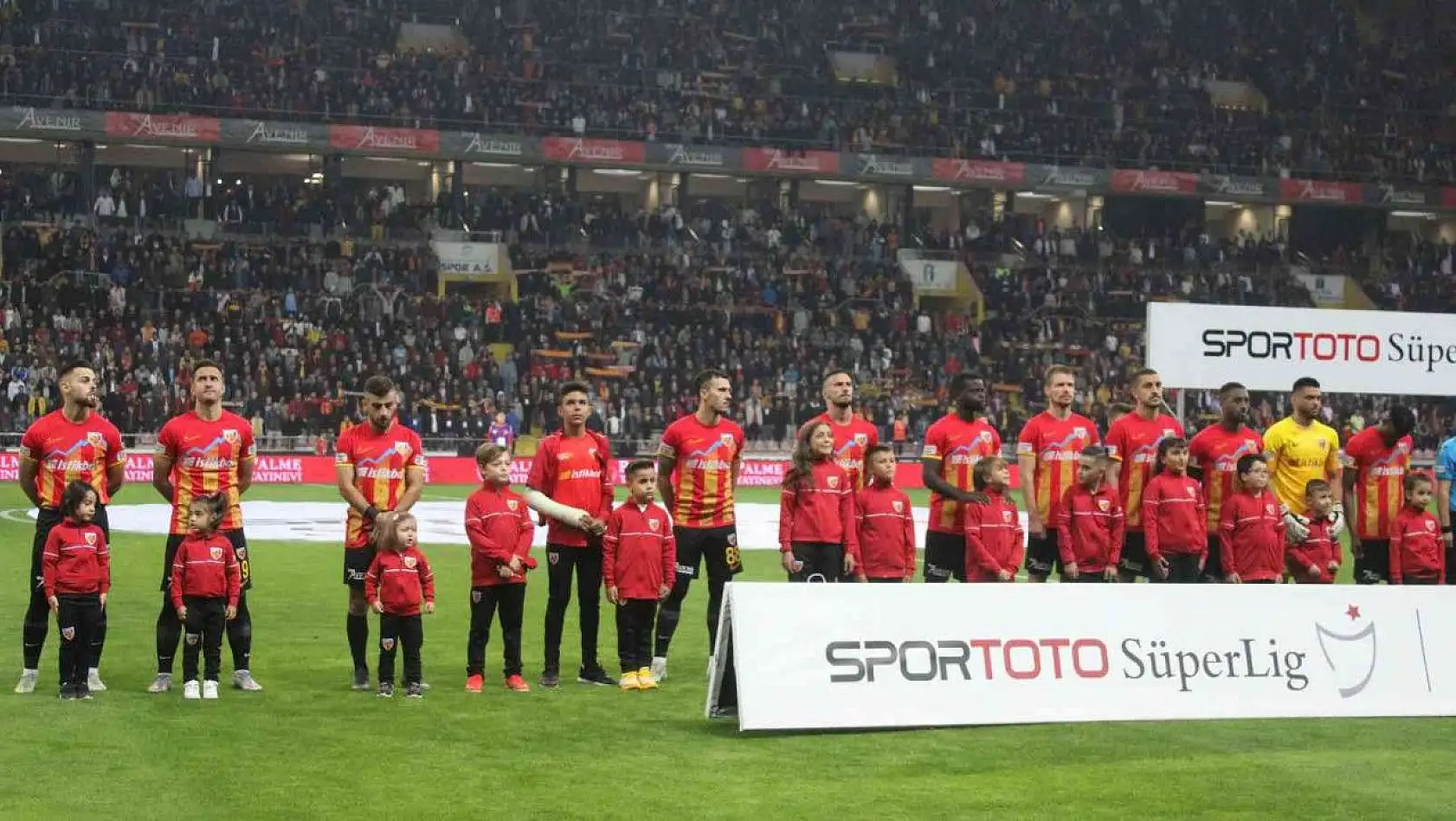 Spor Toto Süper Lig: Kayserispor: 0 - Galatasaray: 0 (Maç devam ediyor)
