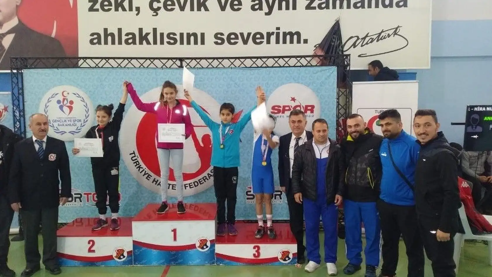 Suna Türküsever Yıldızlar Halter'de Türkiye Şampiyonu