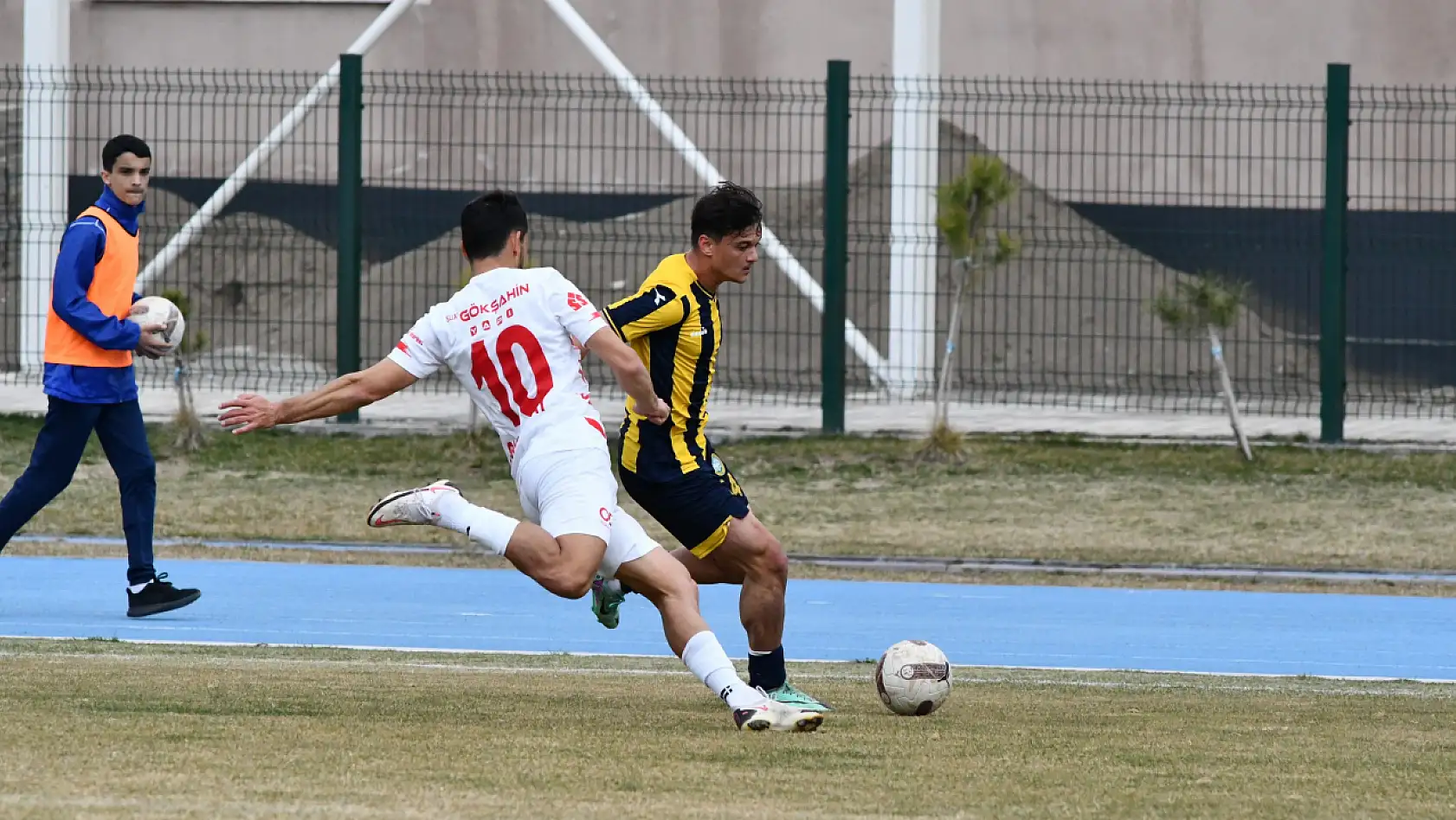 Talasgücü Belediyespor, Kepezspor'a 4-0 yenildi