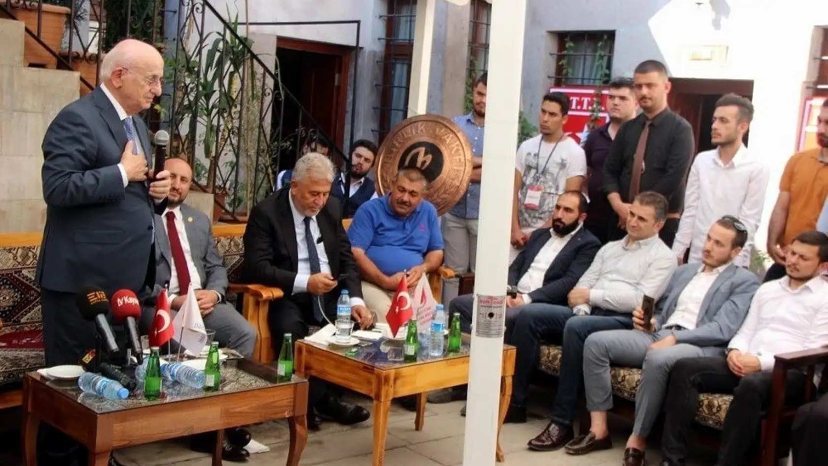 27. TBMM Başkanı İsmail Kahraman Birlik Vakfı'nı ziyaret etti