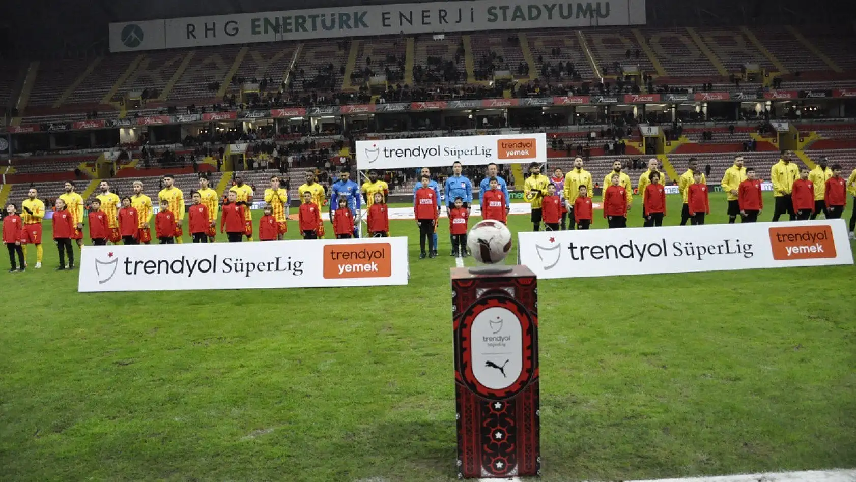 Trendyol Süper Lig: Kayserispor : 0 - İstanbulspor: 0 (İlk Yarı)