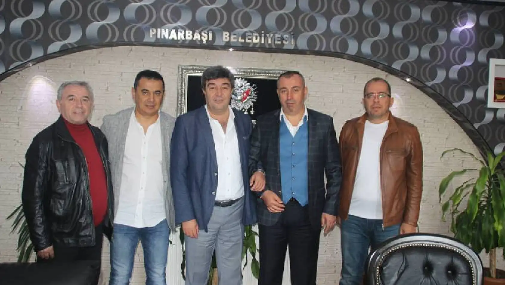 Türkiye Haber İş Genel Başkanı Solak'tan Pınarbaşı Belediye Başkanı Ataş'a ziyaret