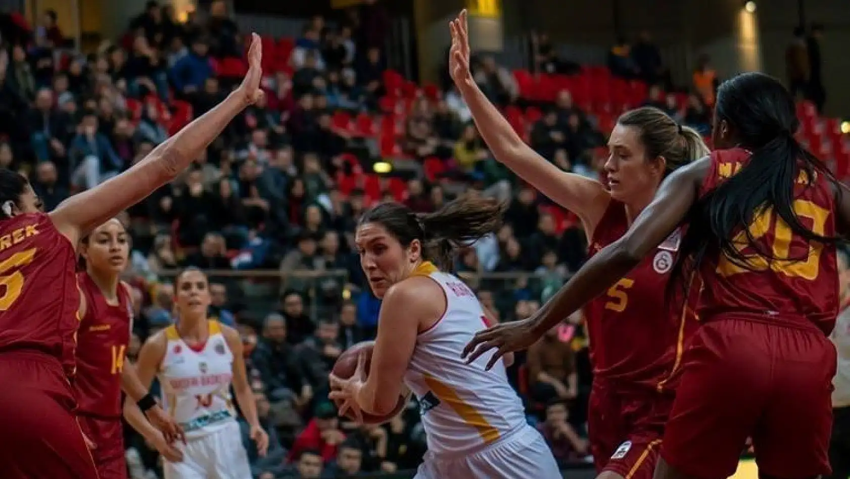 Türkiye Kadınlar Basketbol Süper Ligi maçı
