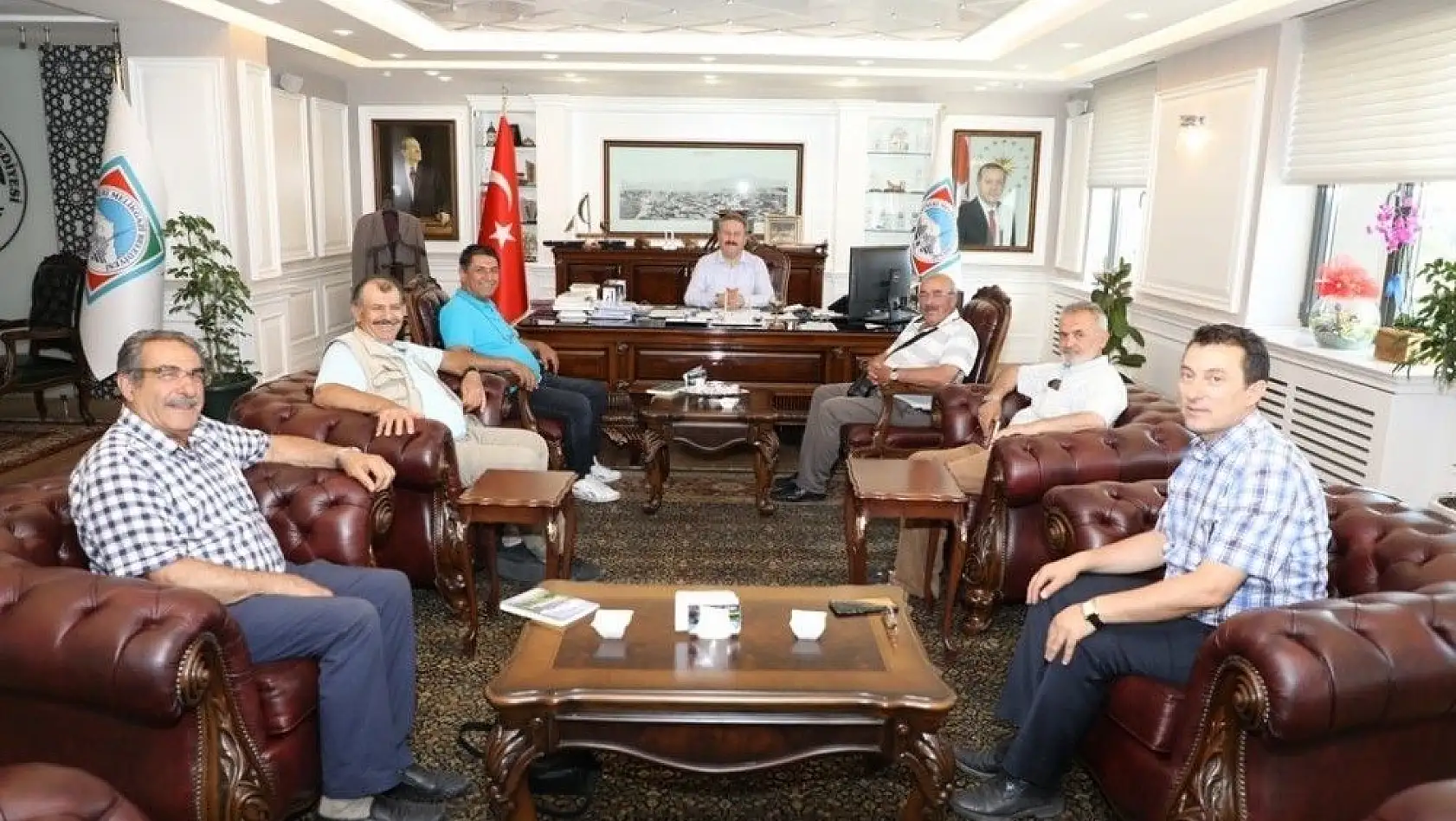 Türkiye Yazarlar Birliği üyeleri Başkan Palancıoğlu'nu ziyaret etti
