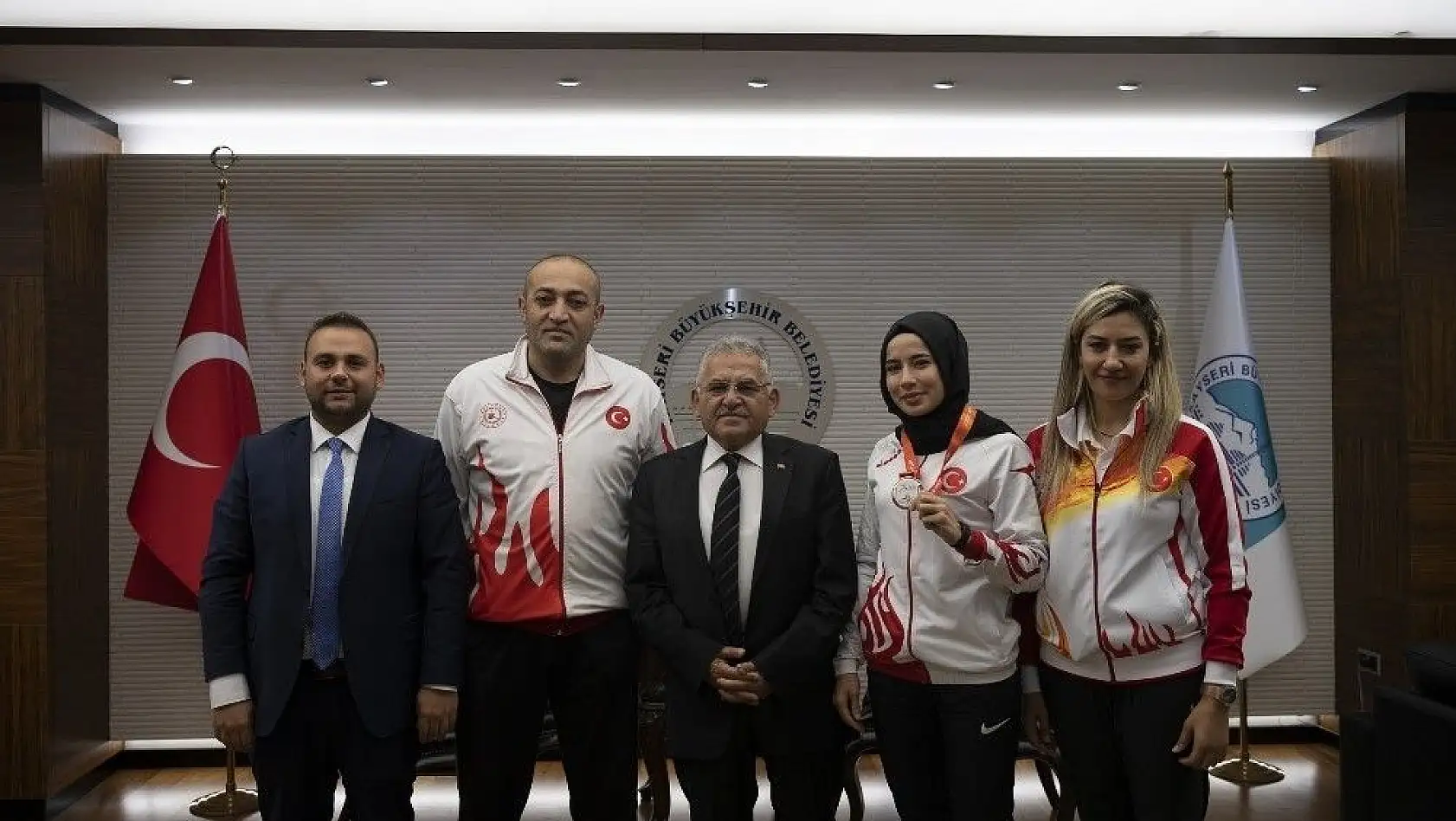 Türksoy'dan Başkana şampiyonluk sözü
