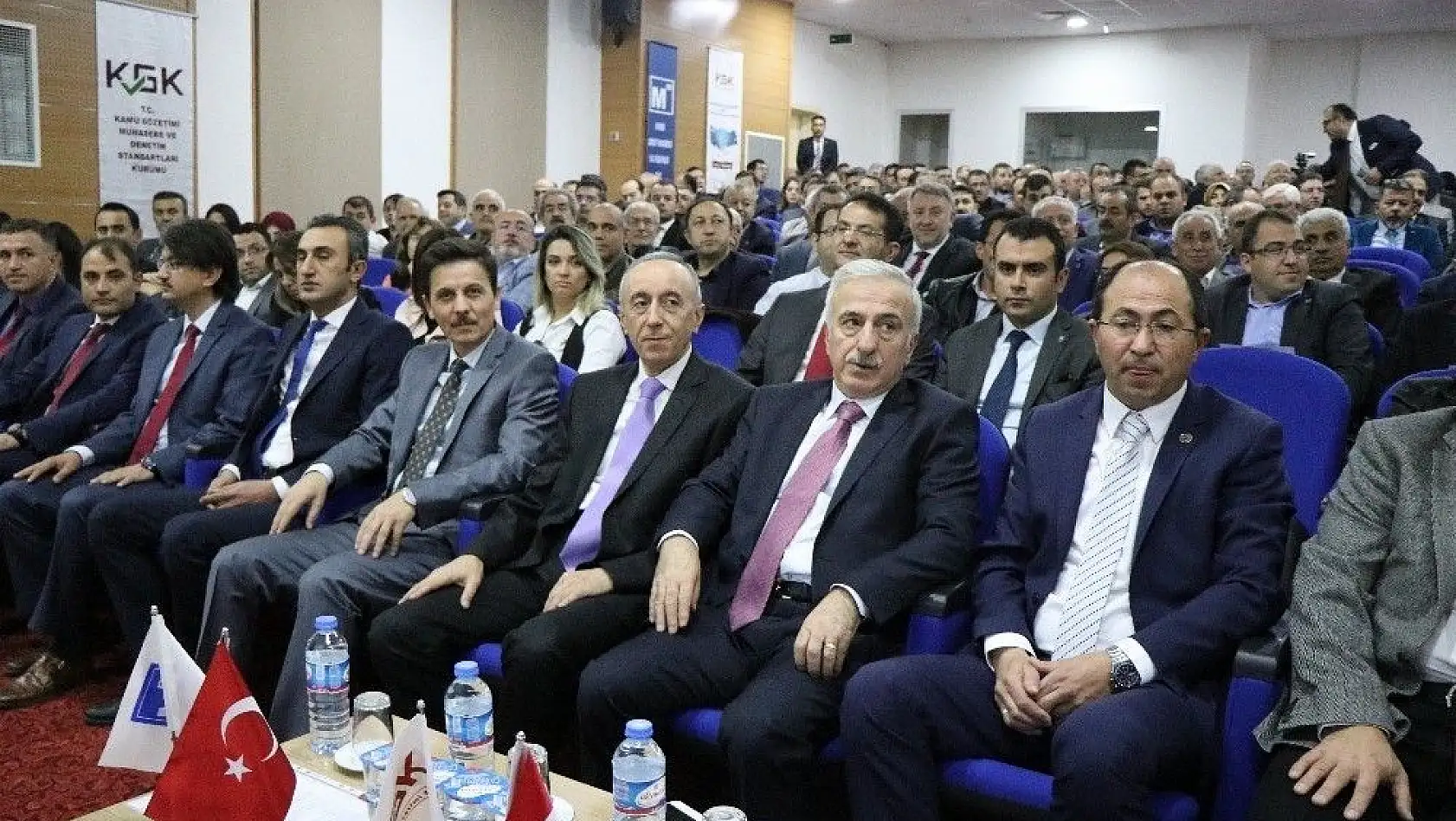 Vali Kamçı: 'Kayseri'de ticaret siciline kayıtlı 13 bin 396 şirket var'
