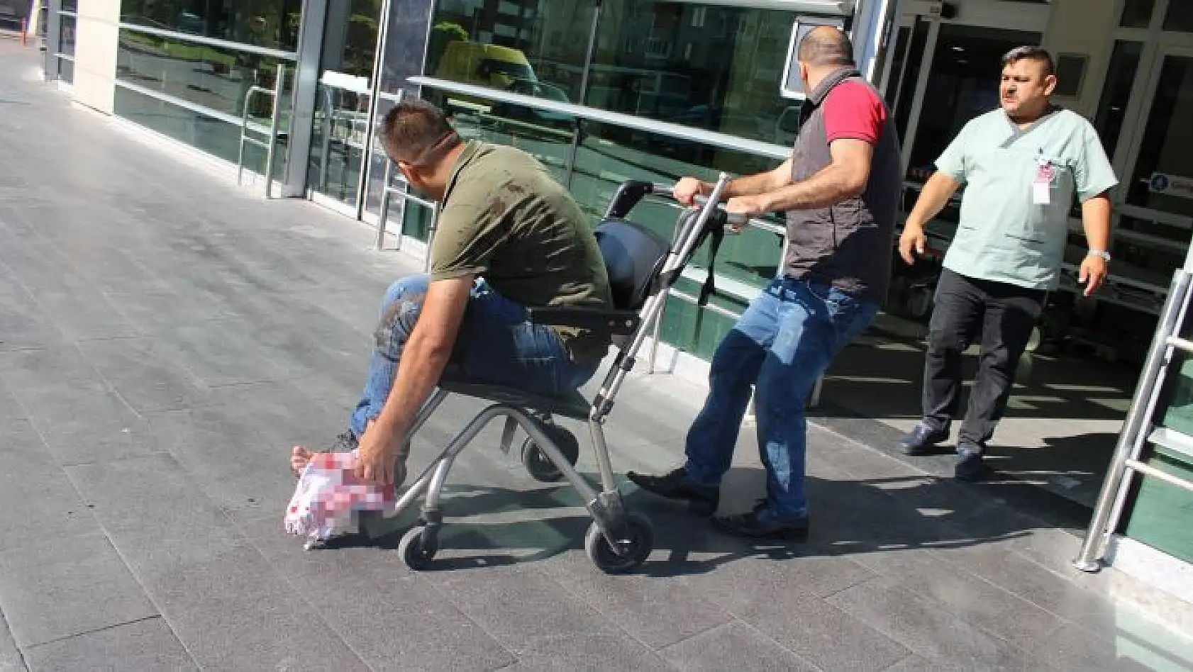 Acemi kasaplar iş başında