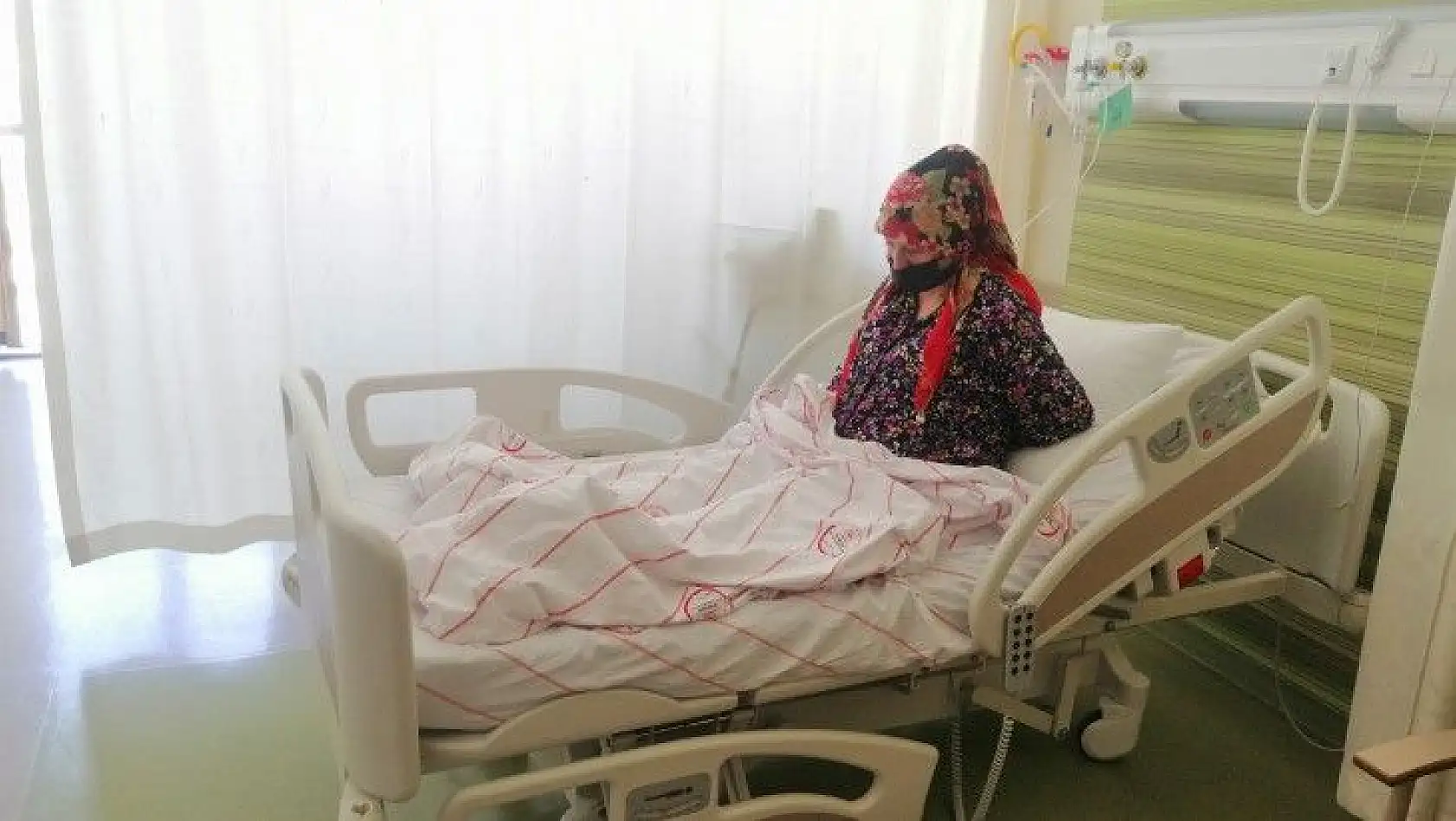 Aşı yaptırmayan hamile kadın tedavi görüyor
