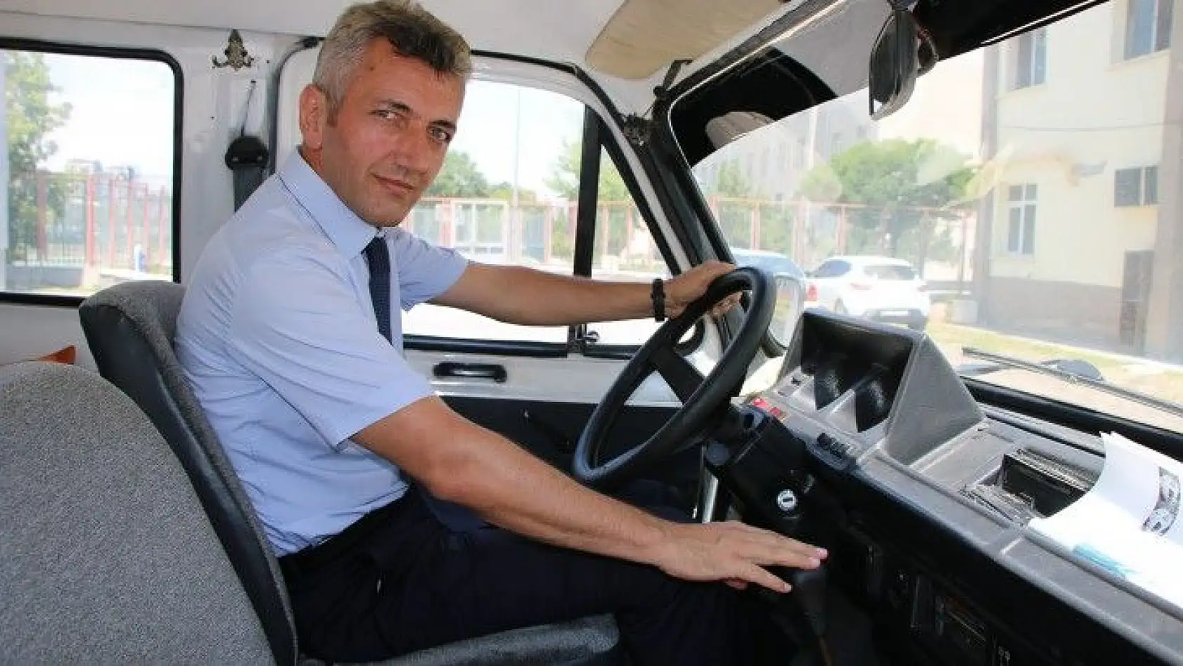 Bu da öğrencilerin 'Çiçek Abbas' minibüsü