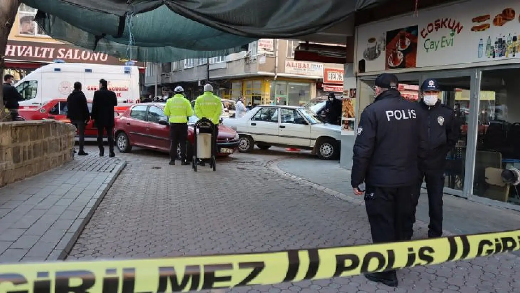 Cinayete kurban giden 3 kişi yan yana defnedildi