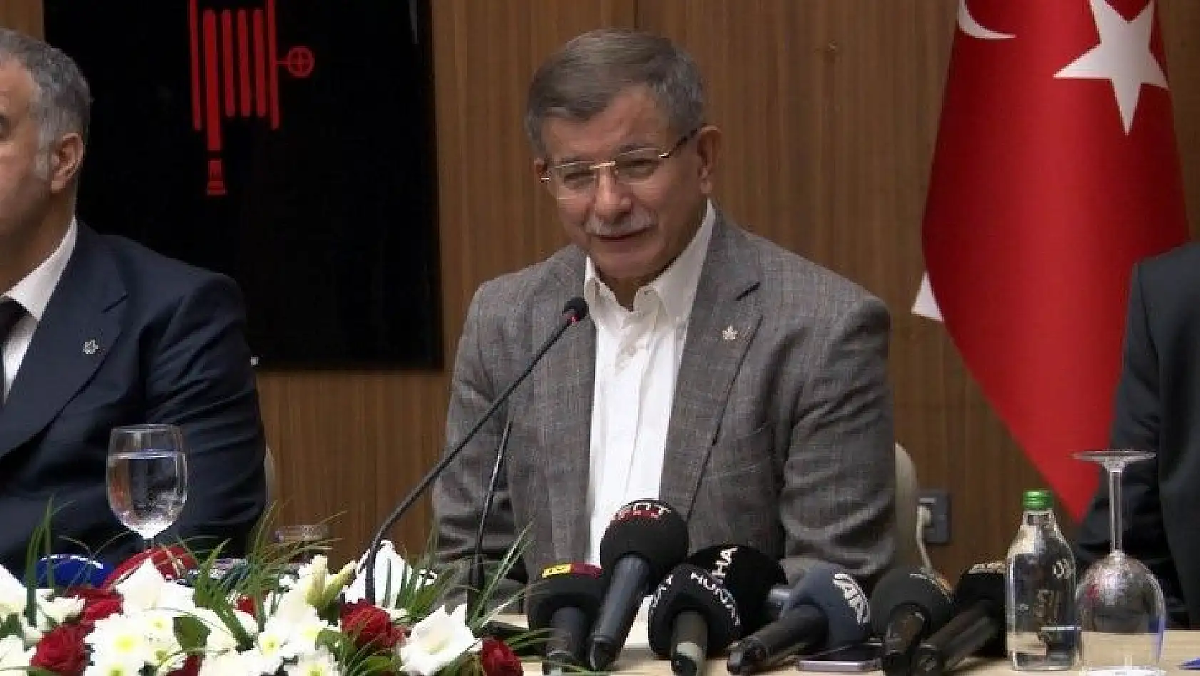 Davutoğlu: İttifakın parçası değiliz