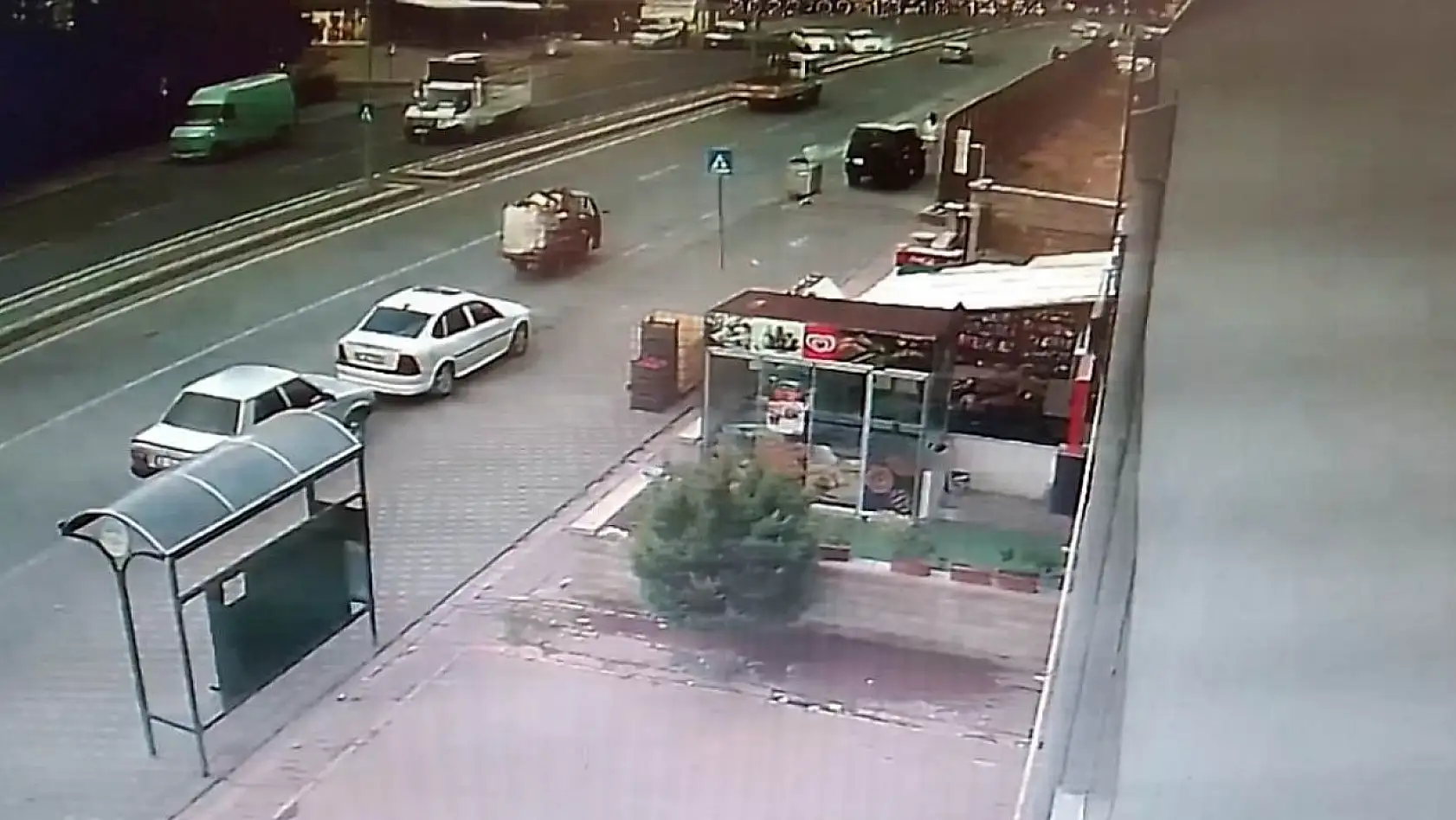 Feci kaza güvenlik kamerasında