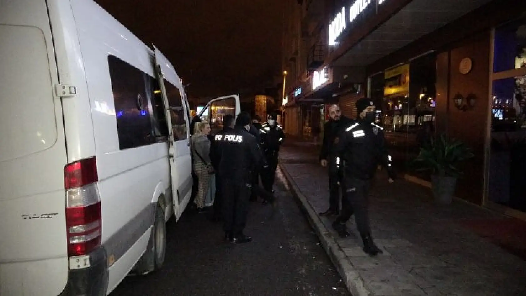 Flaş! Silahlı organize suç örgütüne şafak operasyonu: 35 gözaltı