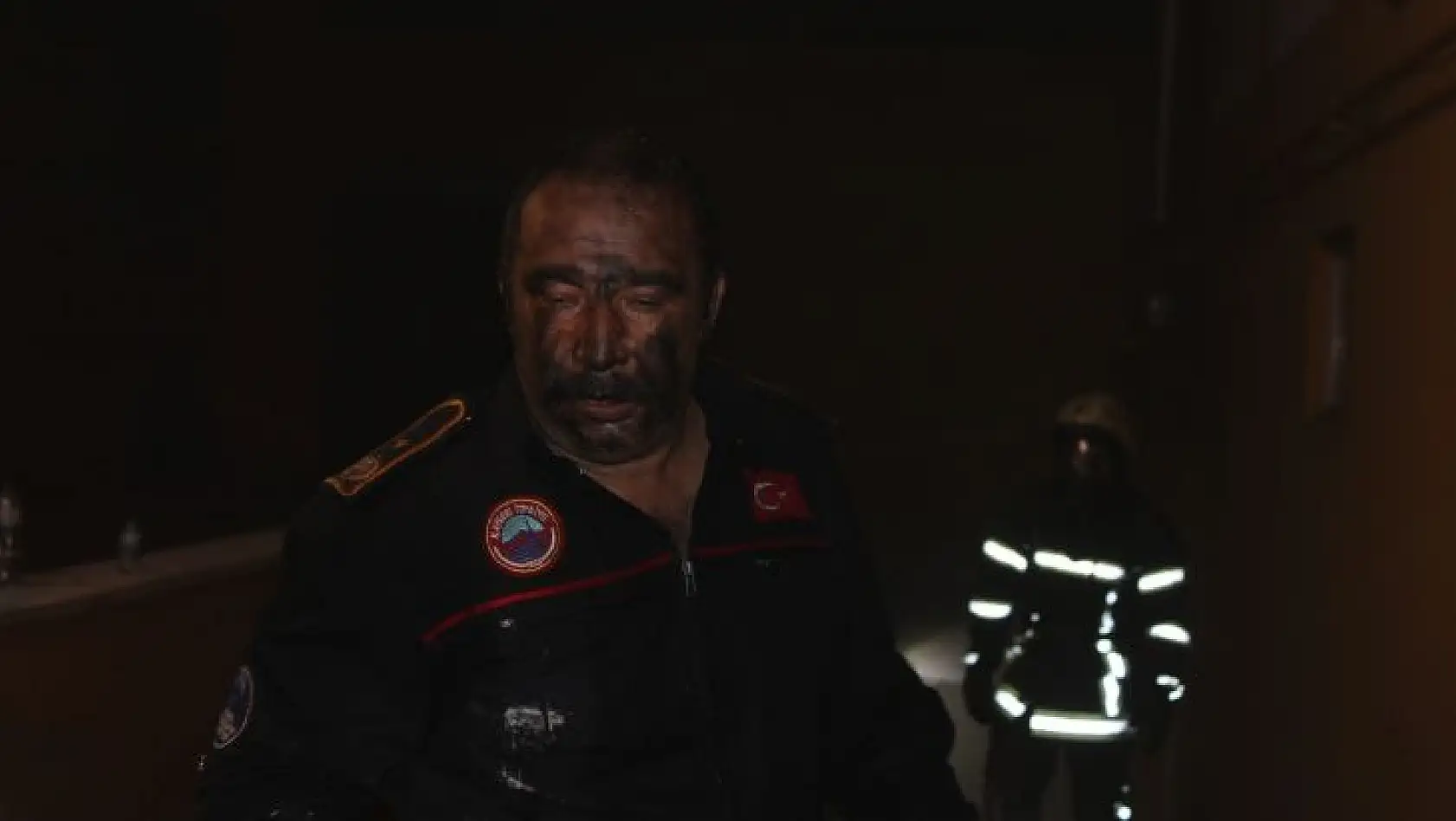 Flaş! Yangın çıktı: 16 kişi hastanelik oldu