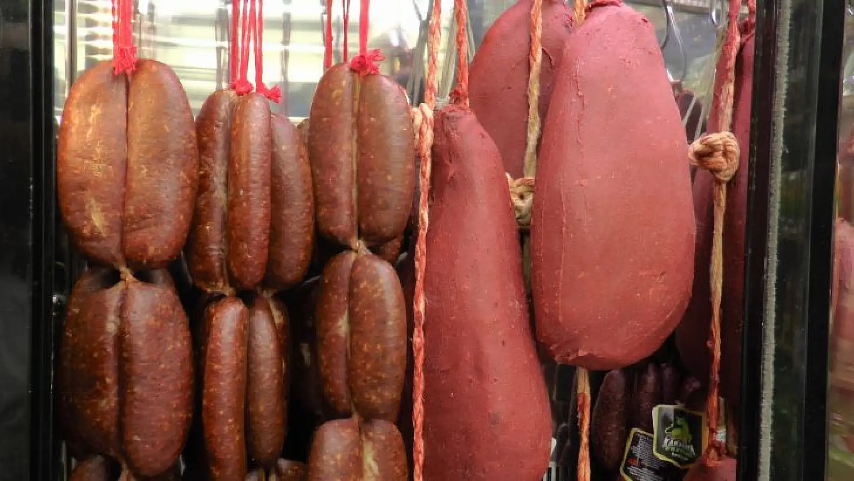 Gurbetçiler, sarraf, pastırma, lokum ve tekstil sektörlerini hareketlendirdi...