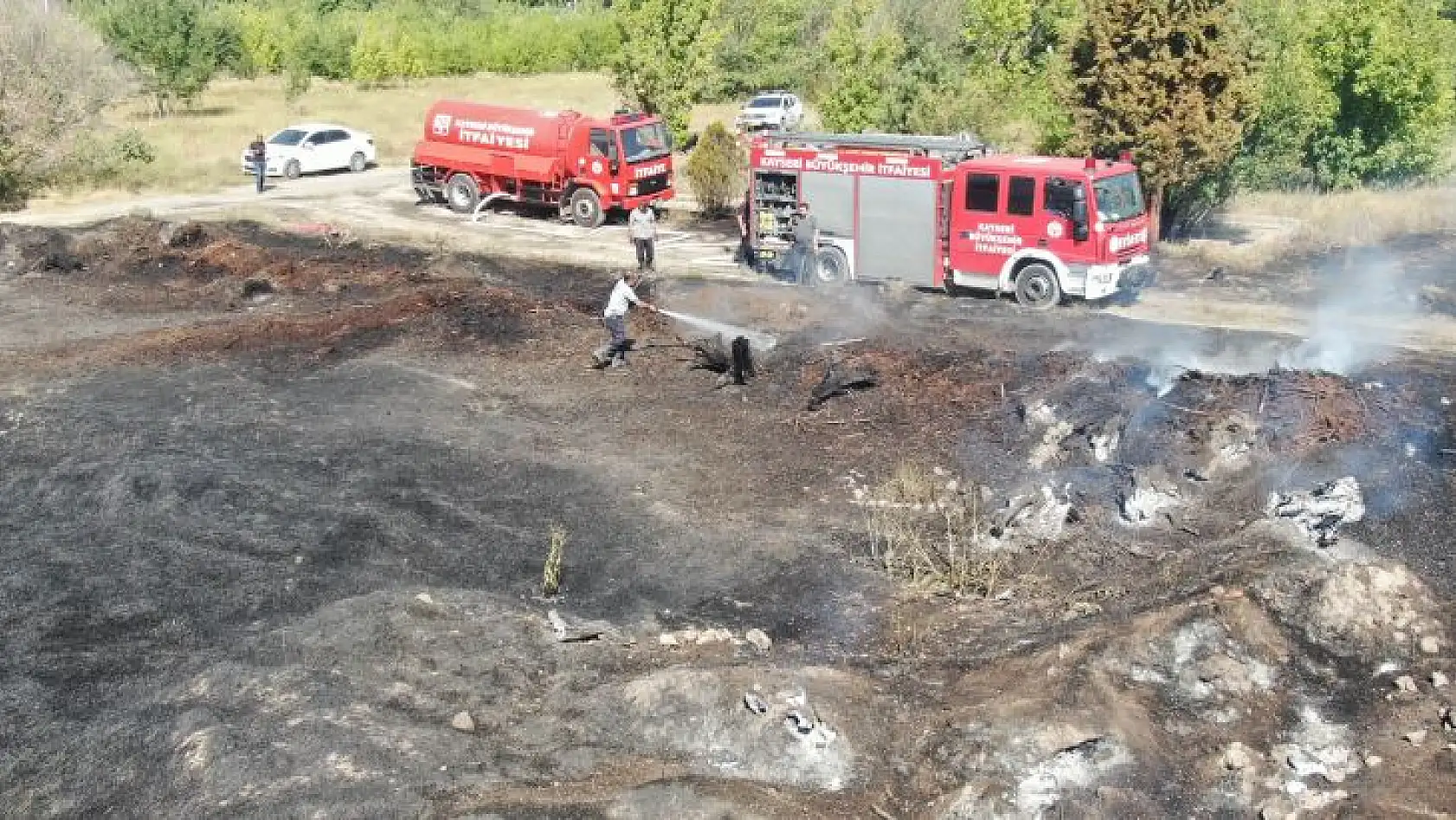 Hırsızlar 30 dönümlük araziyi yaktılar