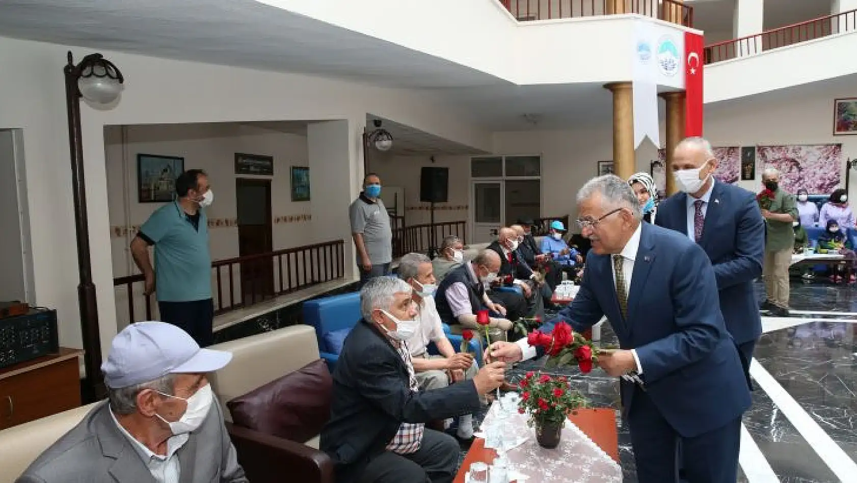 Huzurevine bayram ziyareti