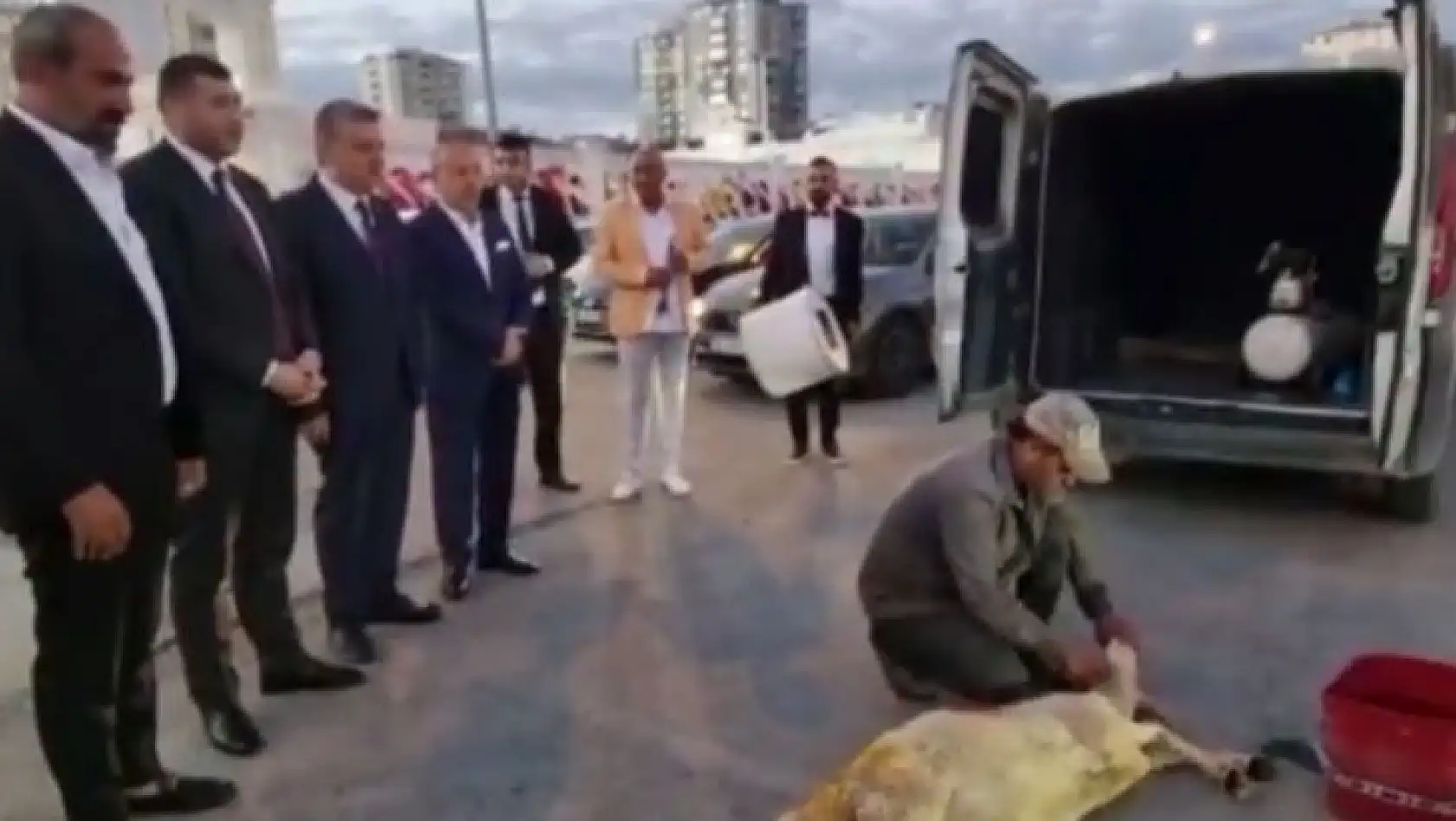 Mustafa Tokgöz'den Baki Ersoy'a sürpriz karşılama