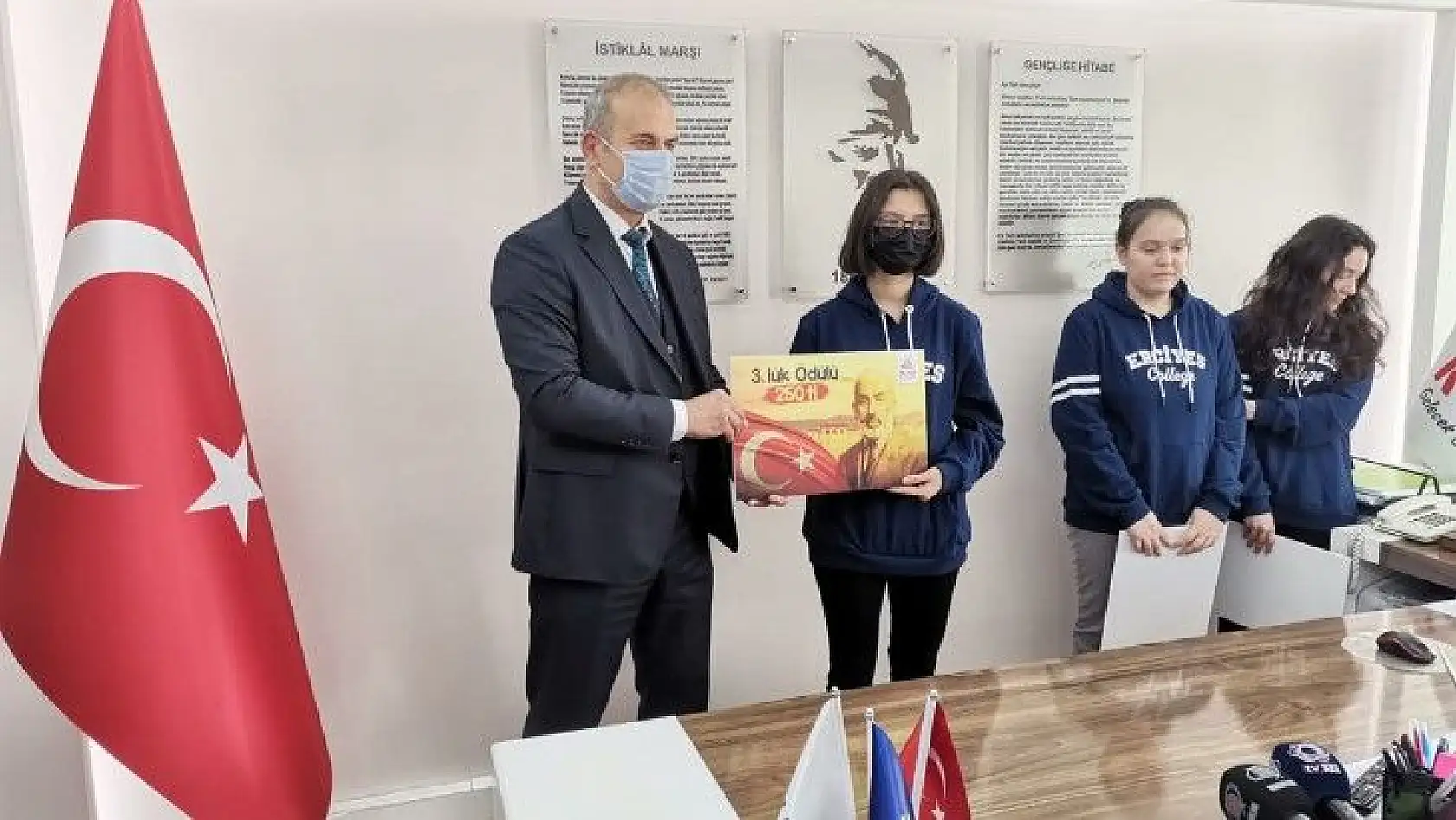 Öğrencilerden duygulandıran bağış