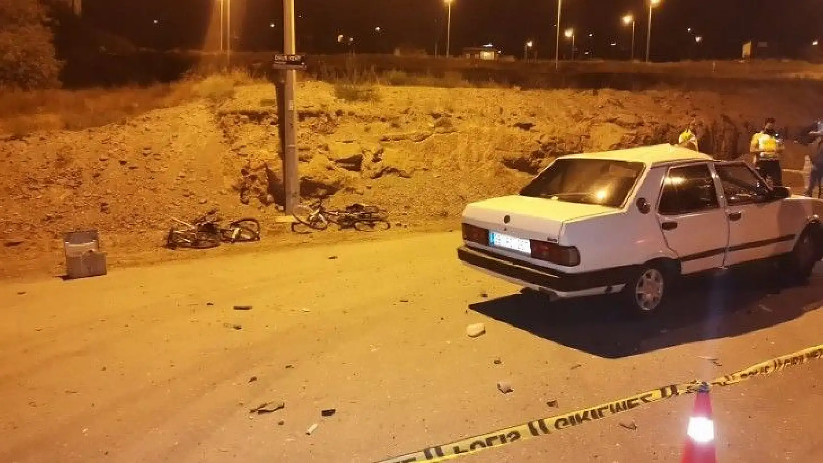 Öğretmen feci kazada hayatını kaybetti