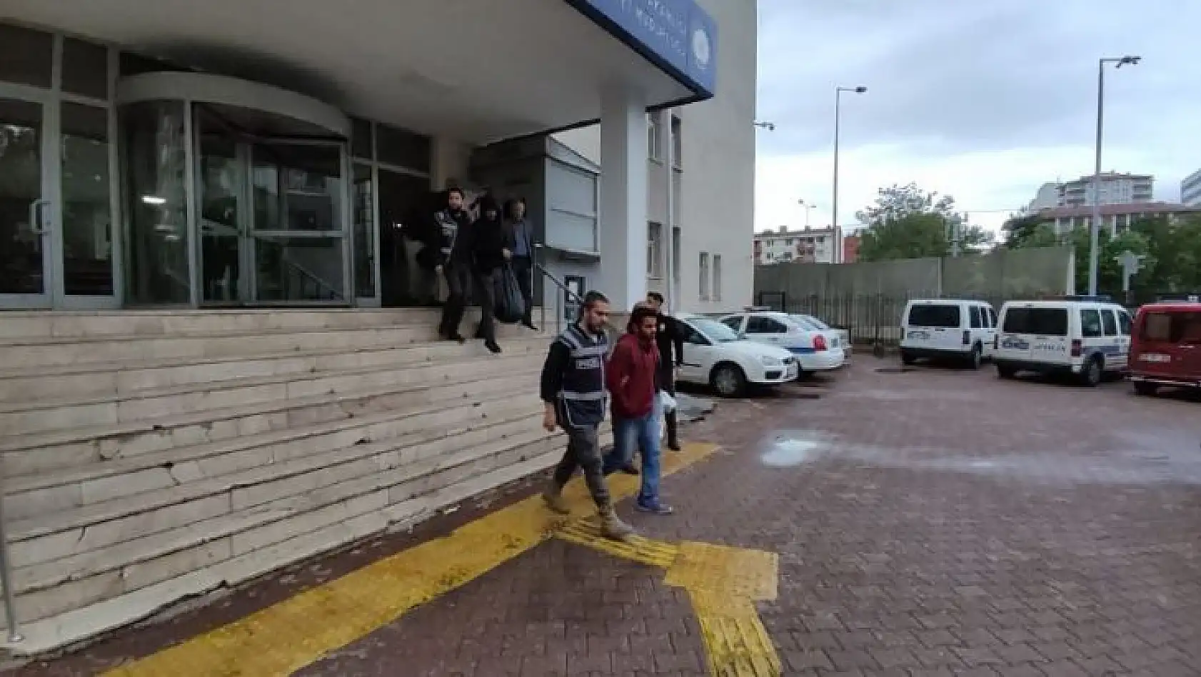 Polisten kaçamadılar