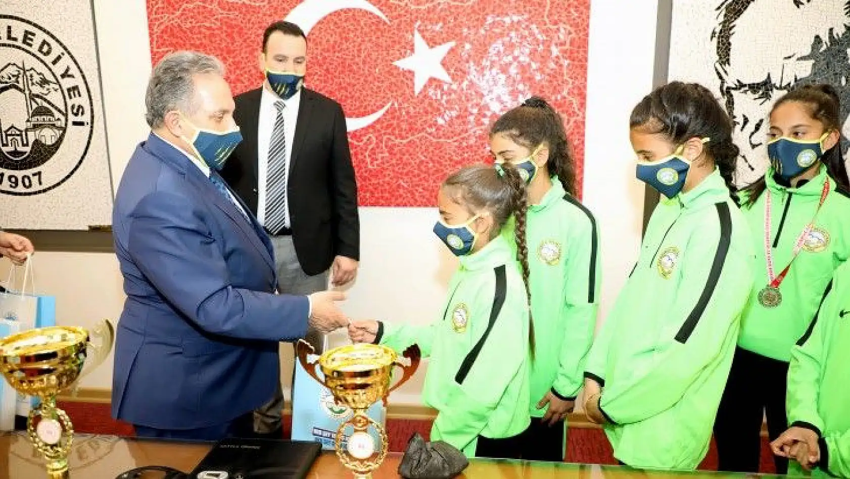 Sporcu Fabrikası meyvelerini vermeye başladı