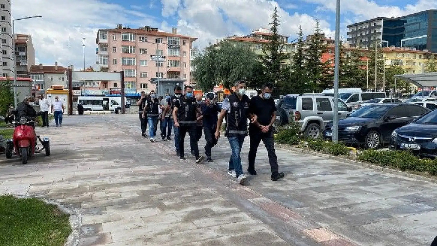 Suç örgütü operasyonu: 14 gözaltı