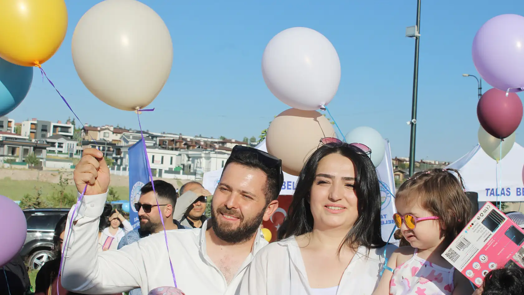 Talas'ta balonlar gökyüzünü bakın neden renklendirdi!