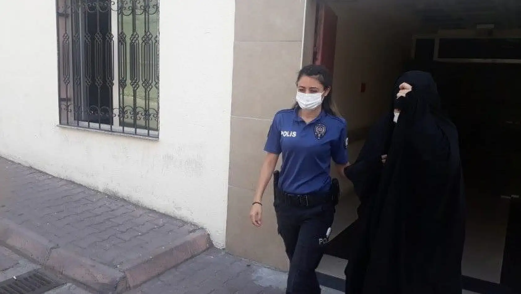 Terör şüphelisi 3 kadın tutuklandı