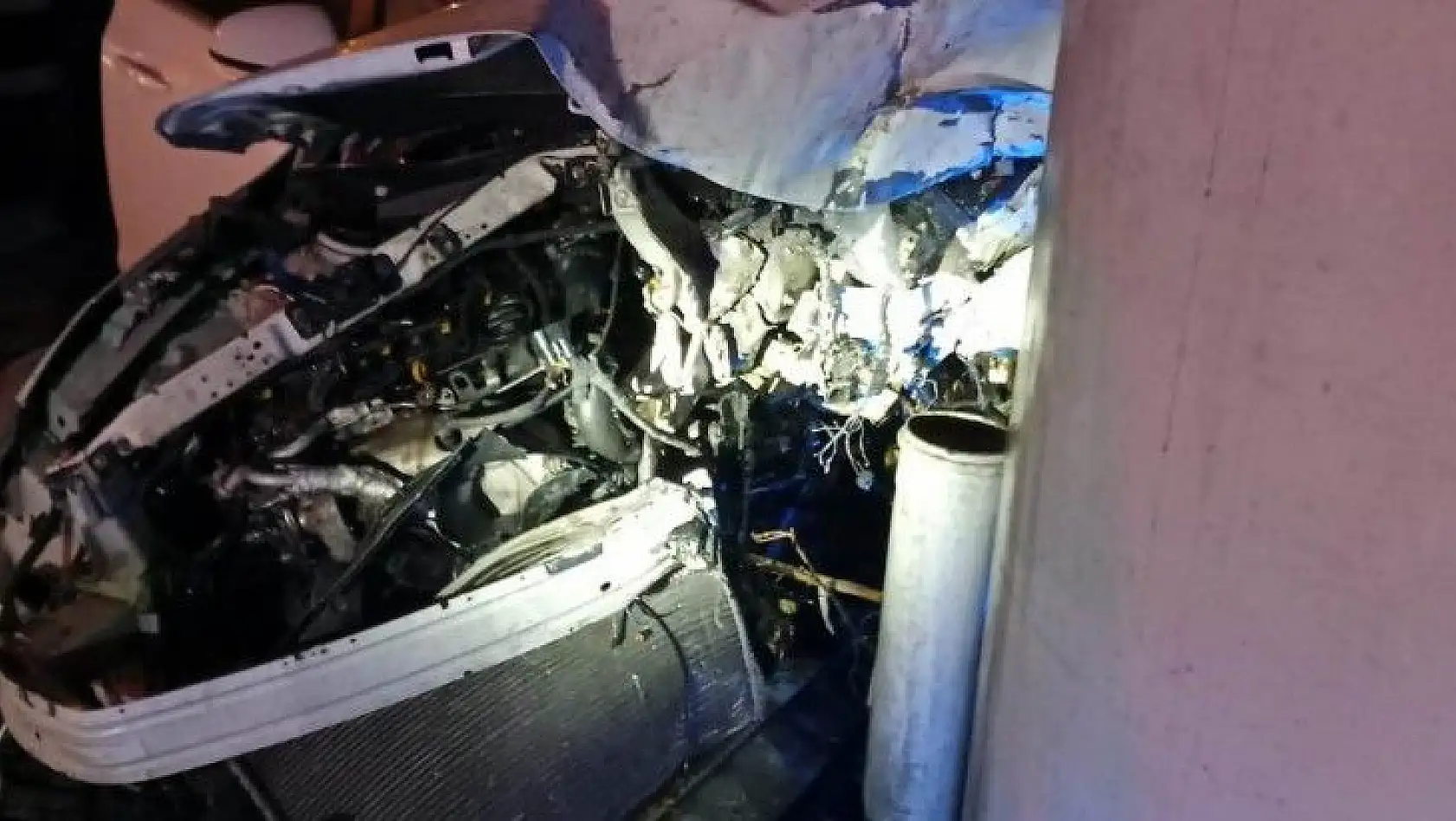 Trafik kazası: 1 ölü, 1'i ağır 2 yaralı