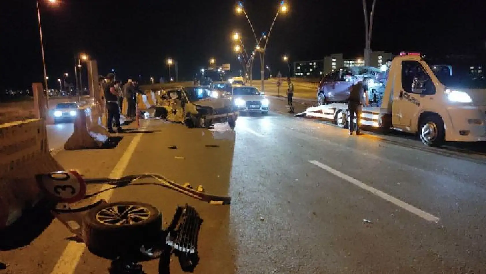 Trafik kazası: 1 ölü, 1'i ağır 3 yaralı