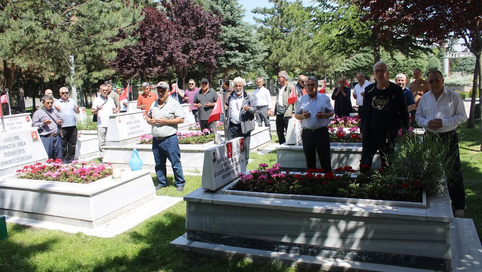 Türkiye'nin dört bir yanından geldiler! 40 yıl sonra Kayseri'de buluştular
