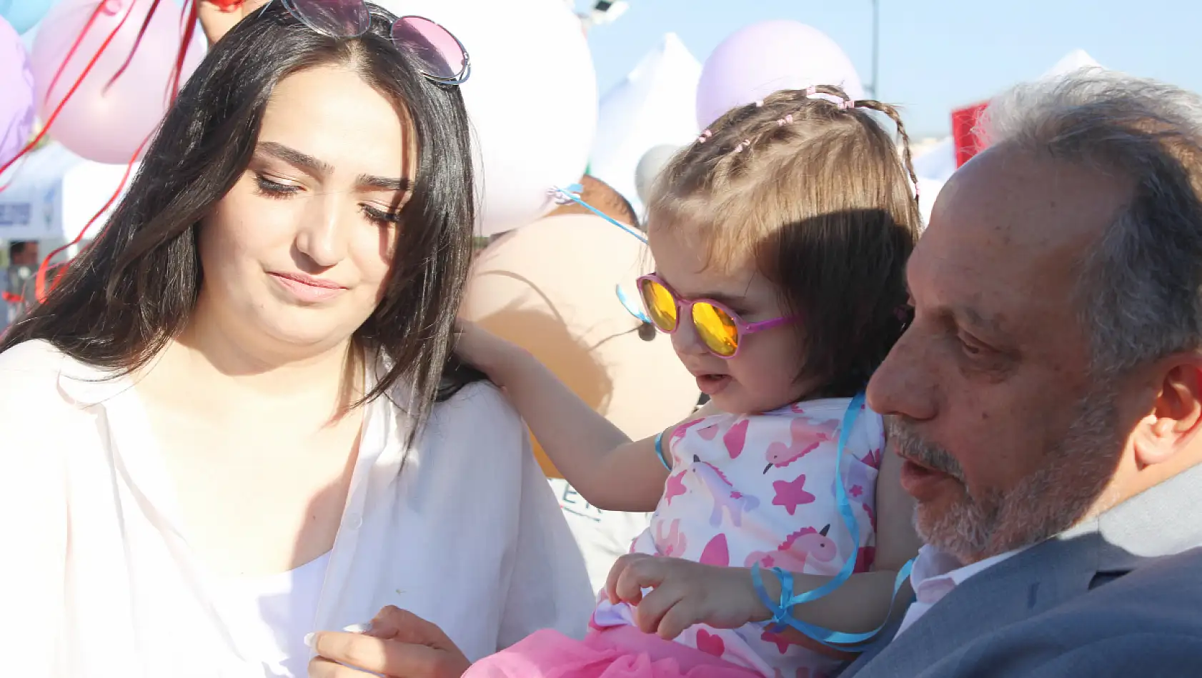 Talas'ta balonlar gökyüzünü bakın neden renklendirdi!