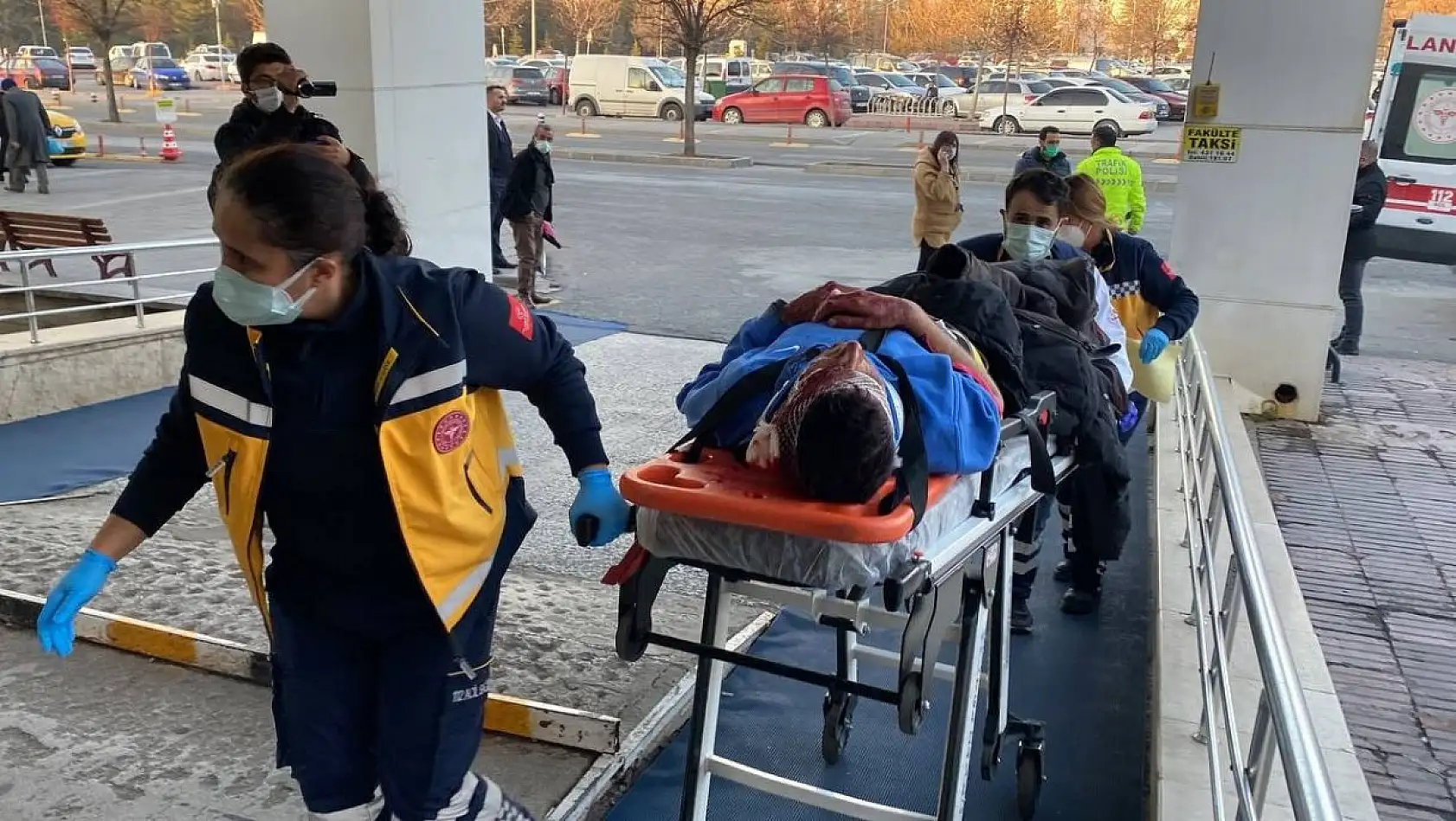 Otobüs devrildi ölü ve çok sayıda yaralı var