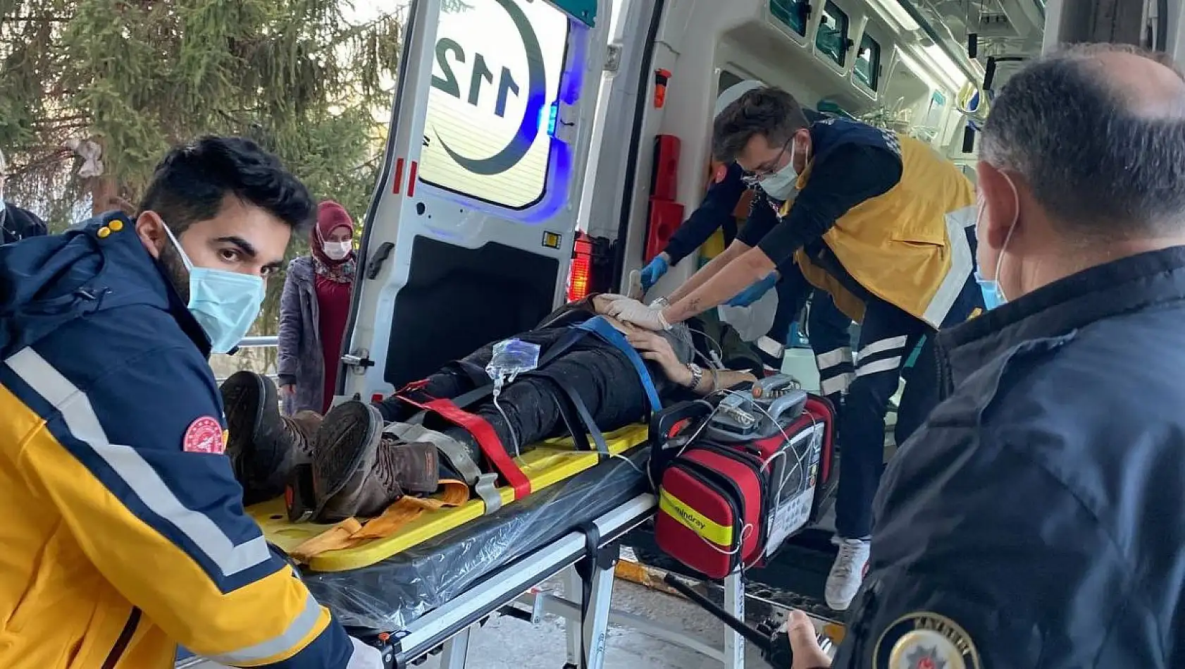 Otobüs devrildi ölü ve çok sayıda yaralı var