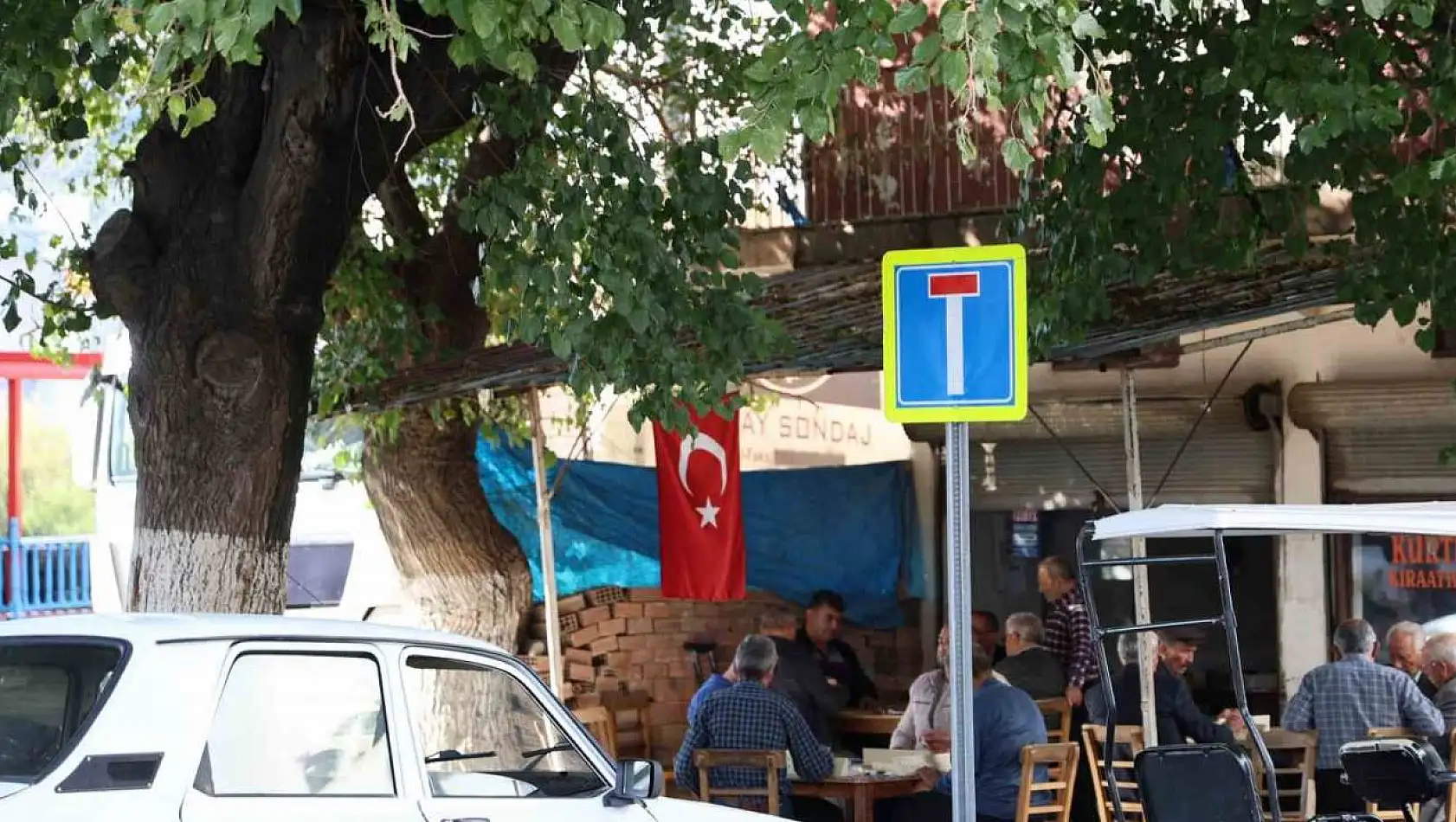 Esnaftan teröre Türk bayraklı tepki