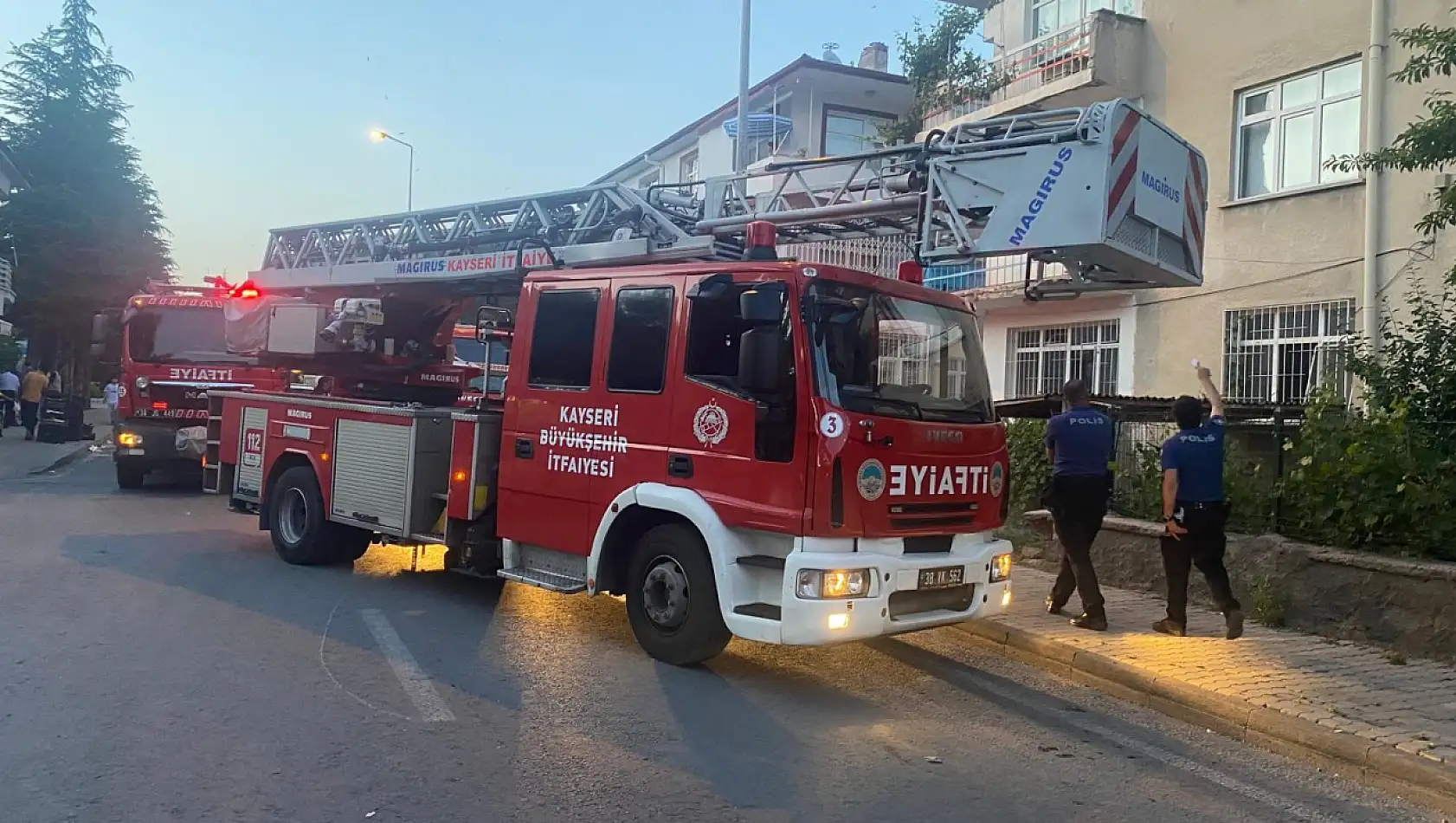 Ailesinin yaşadığı evi ateşe verdi. İşte sebebi...