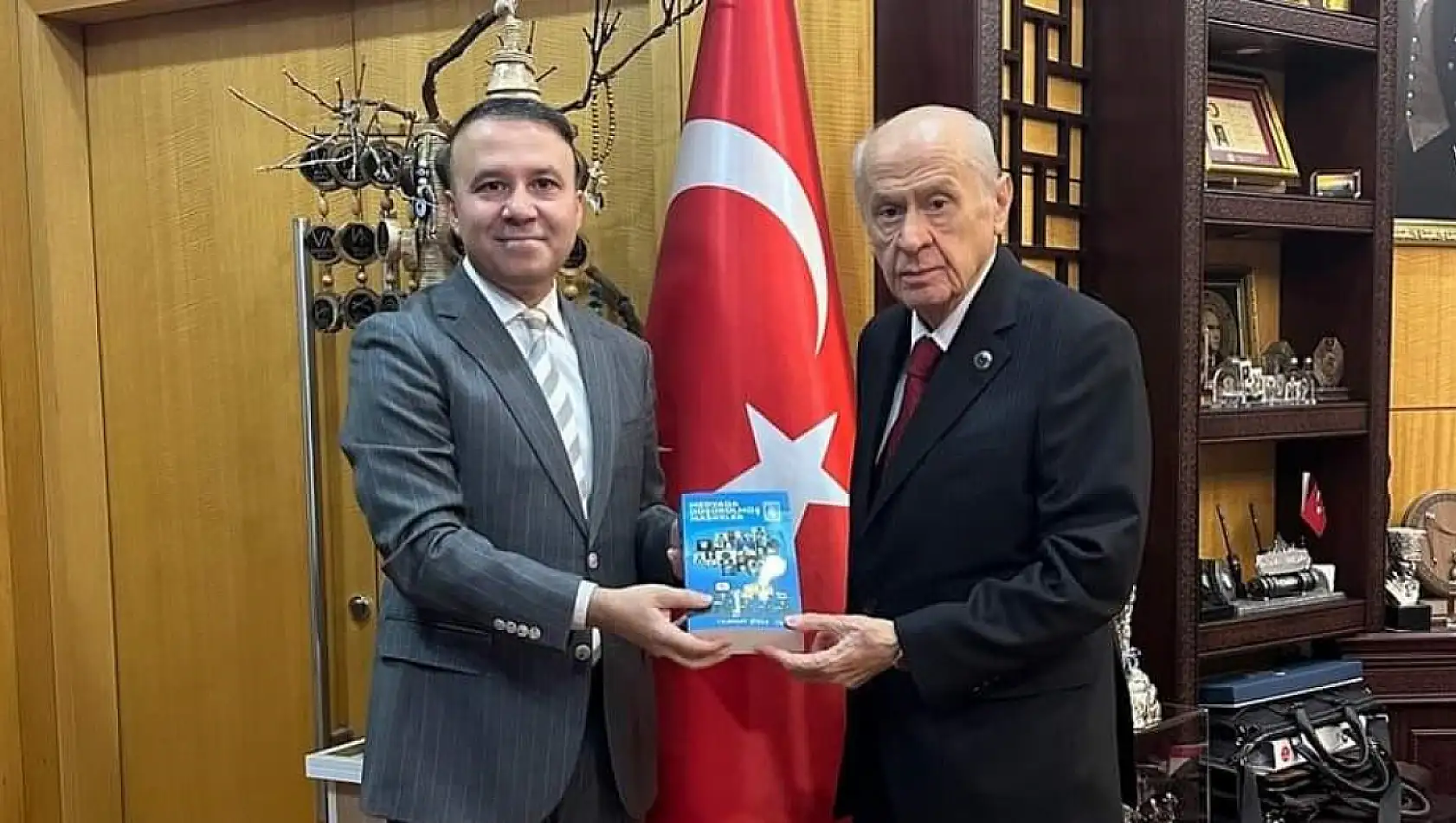 Bahçeli'nin Kayserili danışmanından yeni kitap