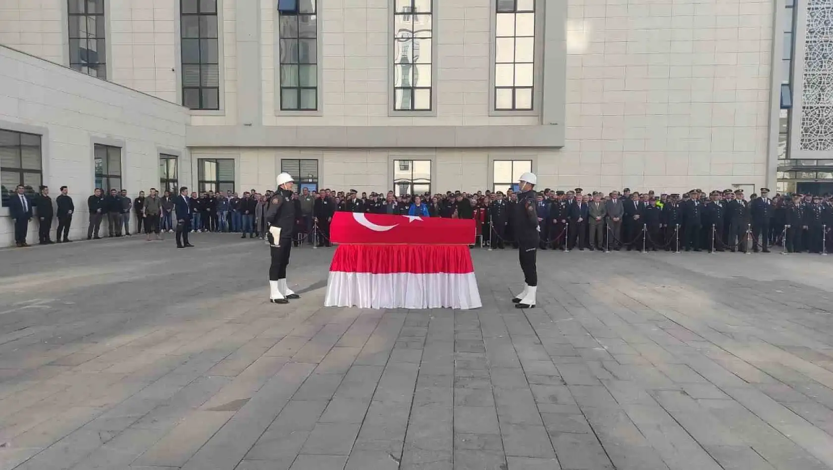 Başkan acı haberi paylaştı: Kazaya müdahale ederken şehit oldu!