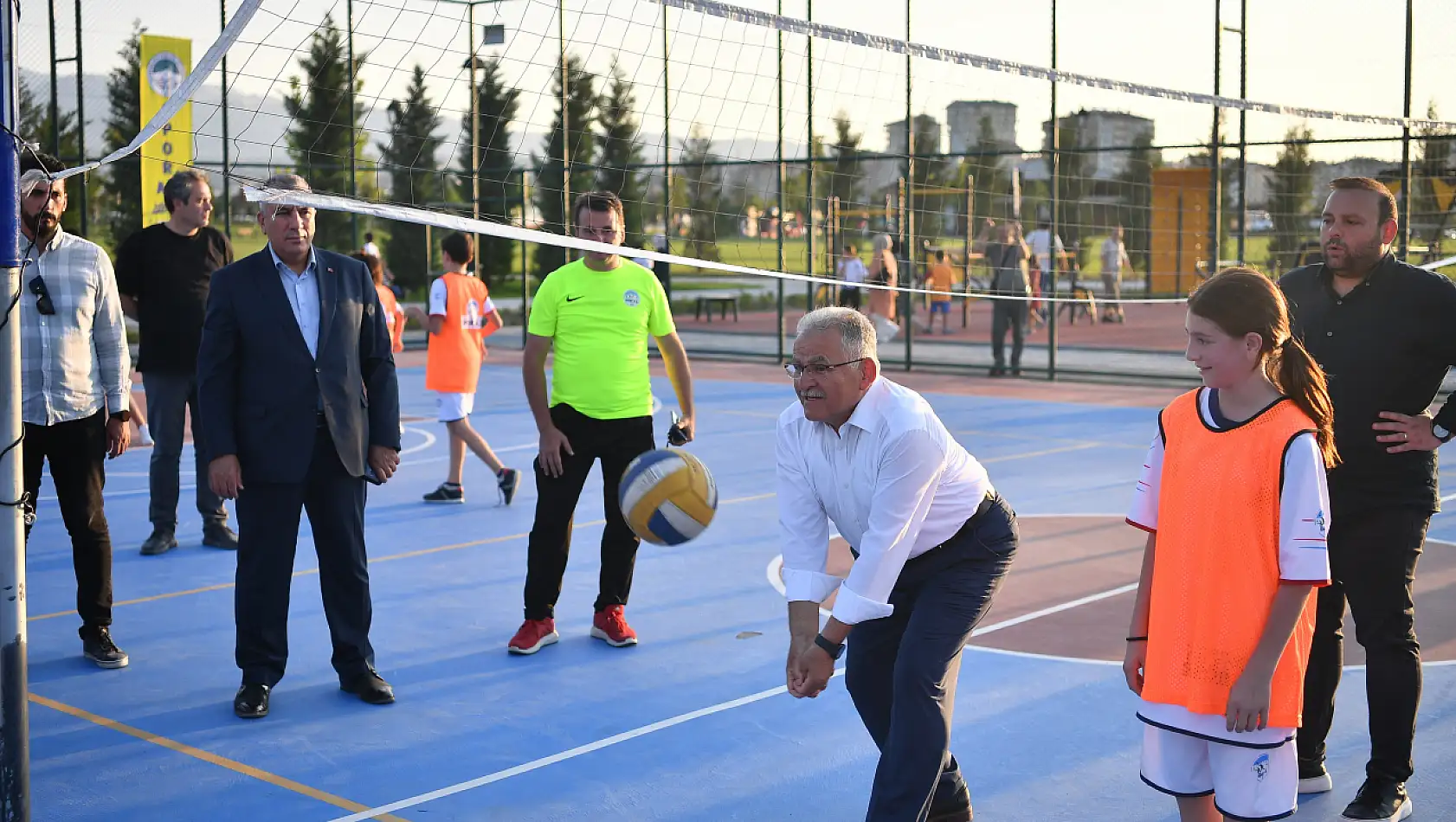 Başkan çocuklarla buluştu! Millet Bahçesi renkli görüntülere sahne oldu