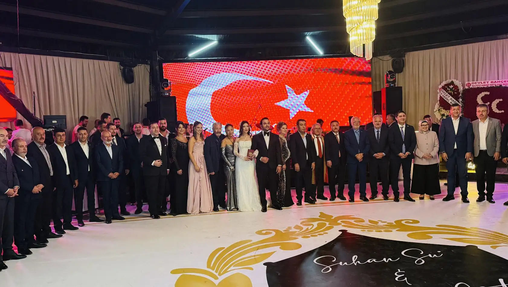 Başkan oğlunu evlendirdi: Kayseri protokolü düğünde buluştu