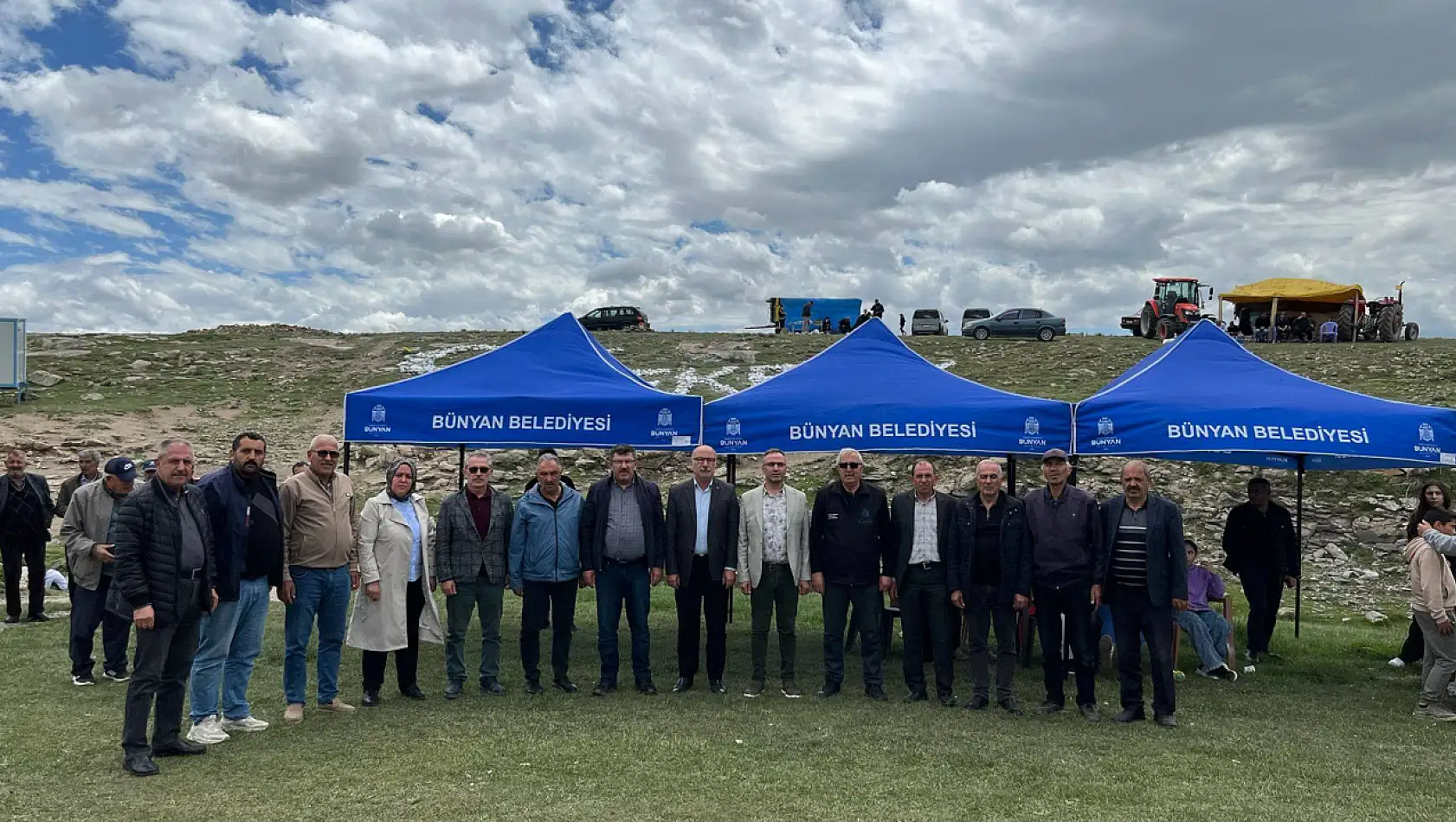 Bünyan'da bir araya gelen kalabalık dikkat çekti