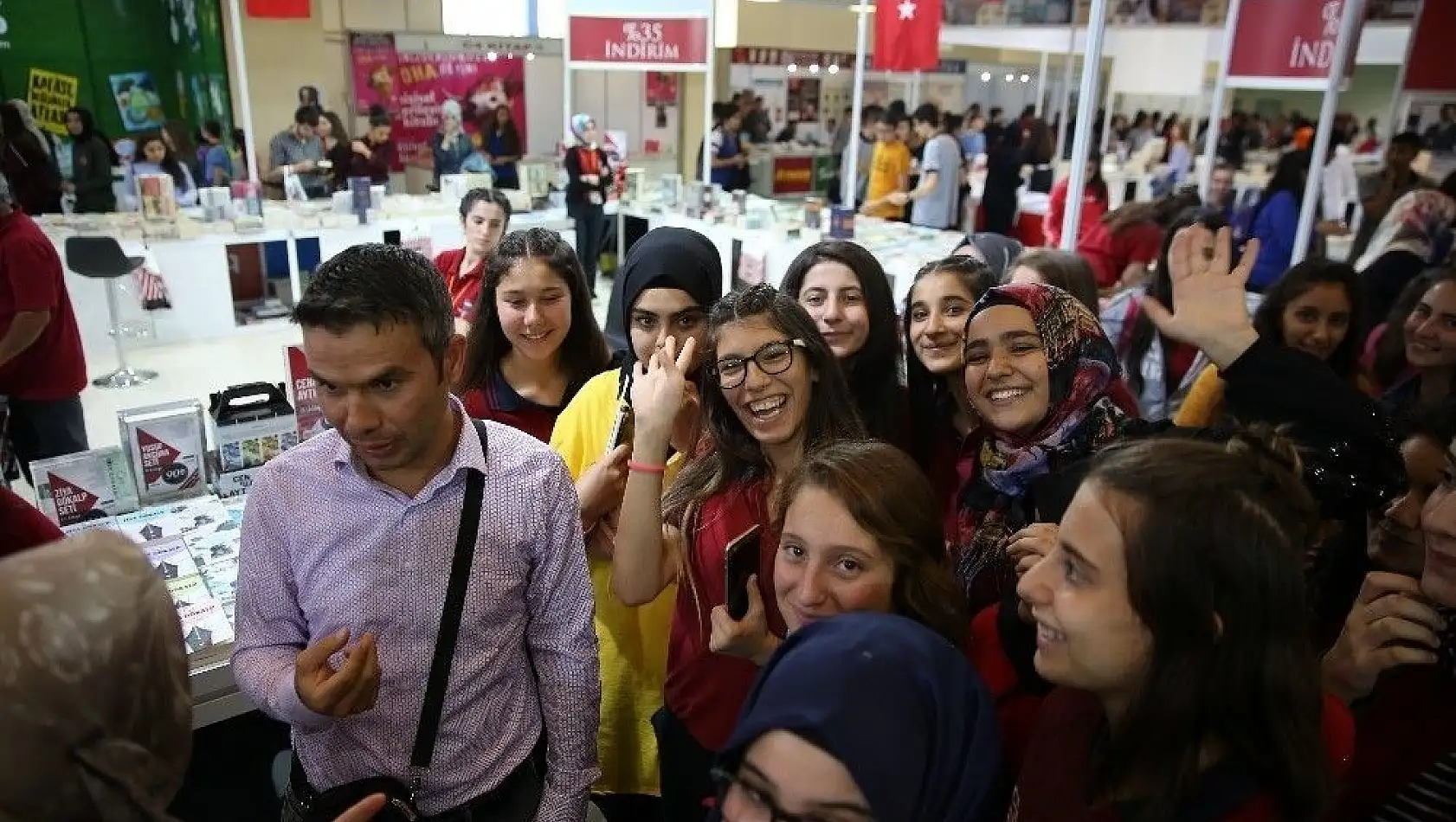 Büyükşehir Belediyesi'nin düzenlediği Kayseri Kitap Fuarı geçen yılki rekoru kırdı