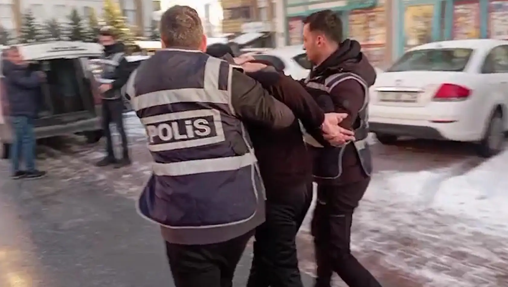 Cezaevinden kaçtılar Kayseri polisinden kaçamadılar