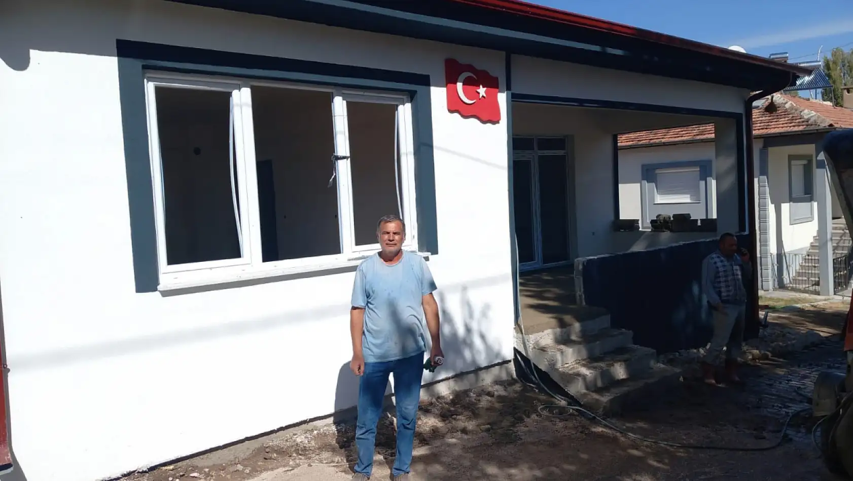 Depremde evi hasar görmüştü, yeni evine kavuştu!